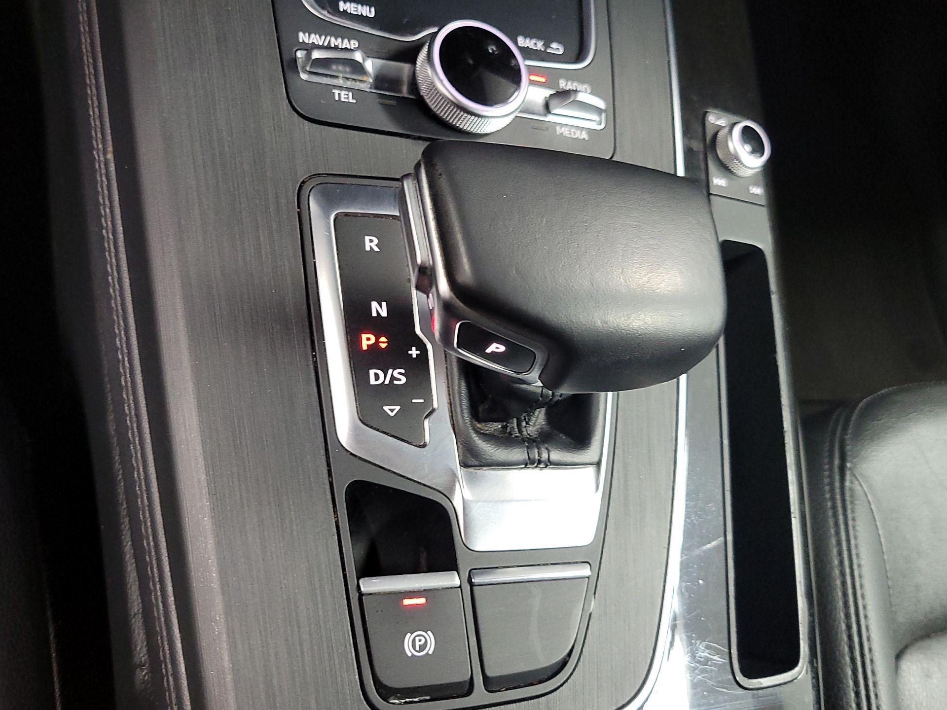 Thumbnail: 2020 Audi Q5 - 15