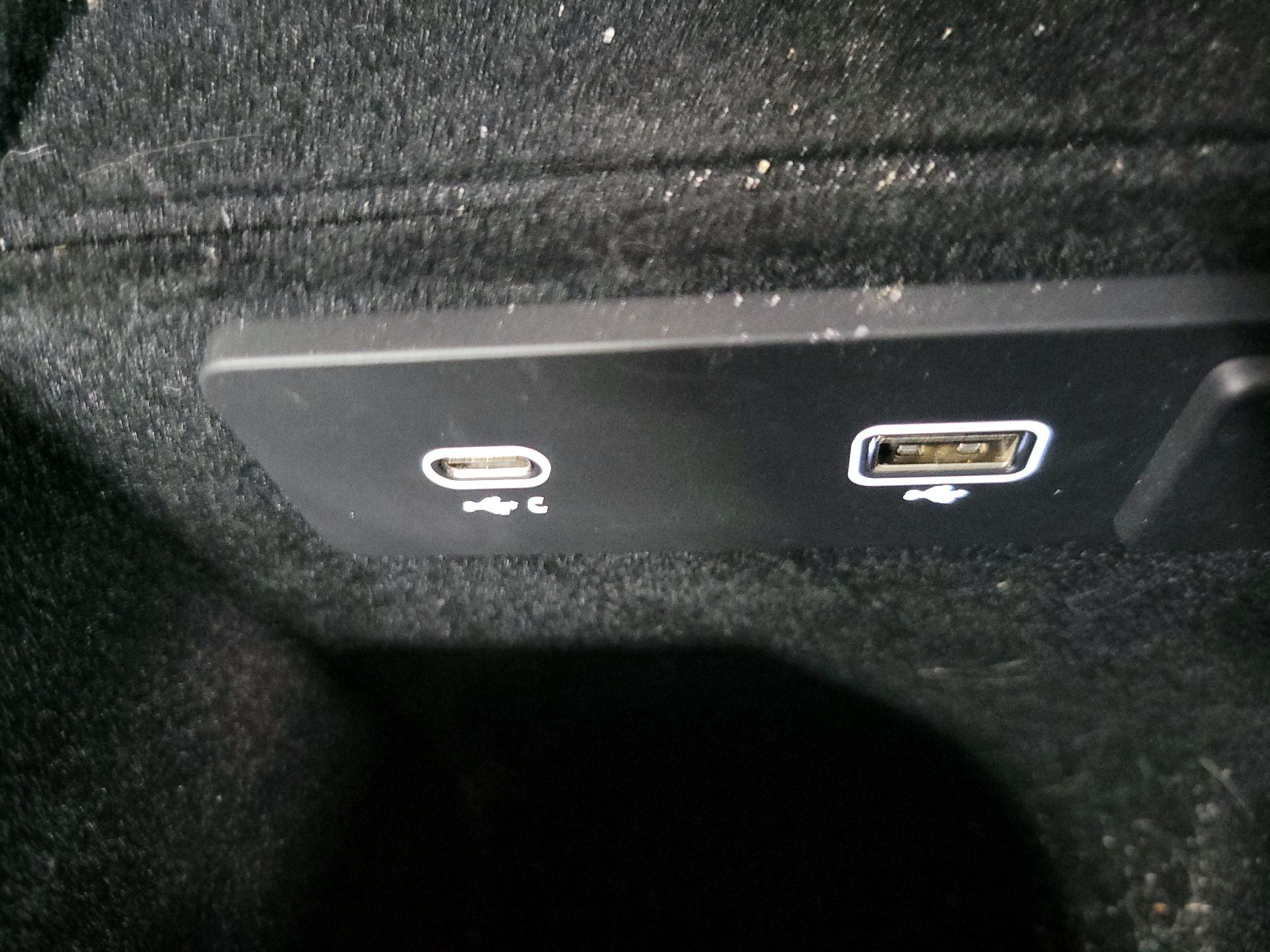 Thumbnail: 2023 Land Rover Range Rover Velar - 19