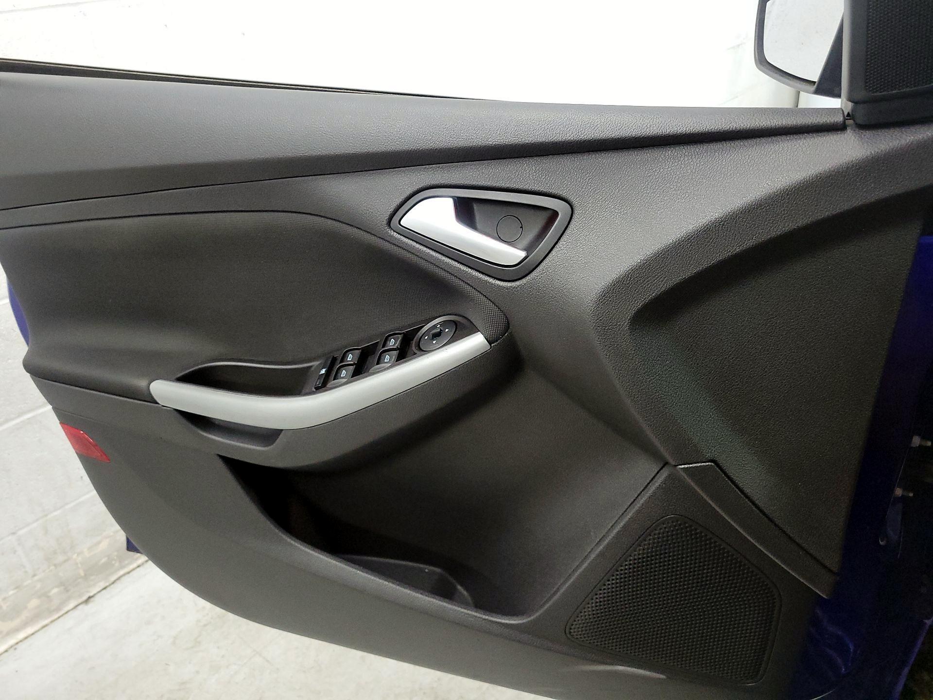 Thumbnail: 2014 Ford Focus - 12