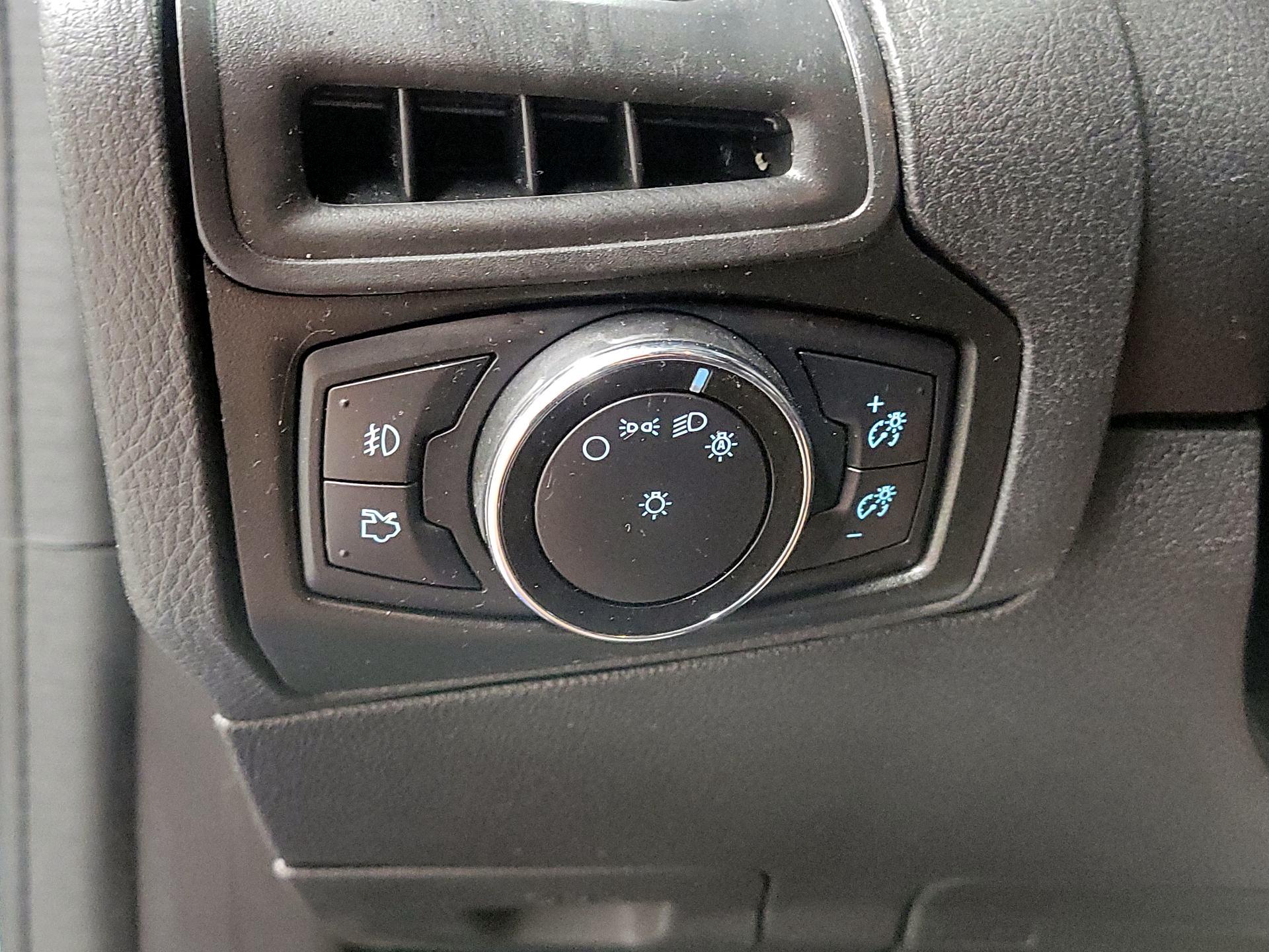 Thumbnail: 2014 Ford Focus - 13