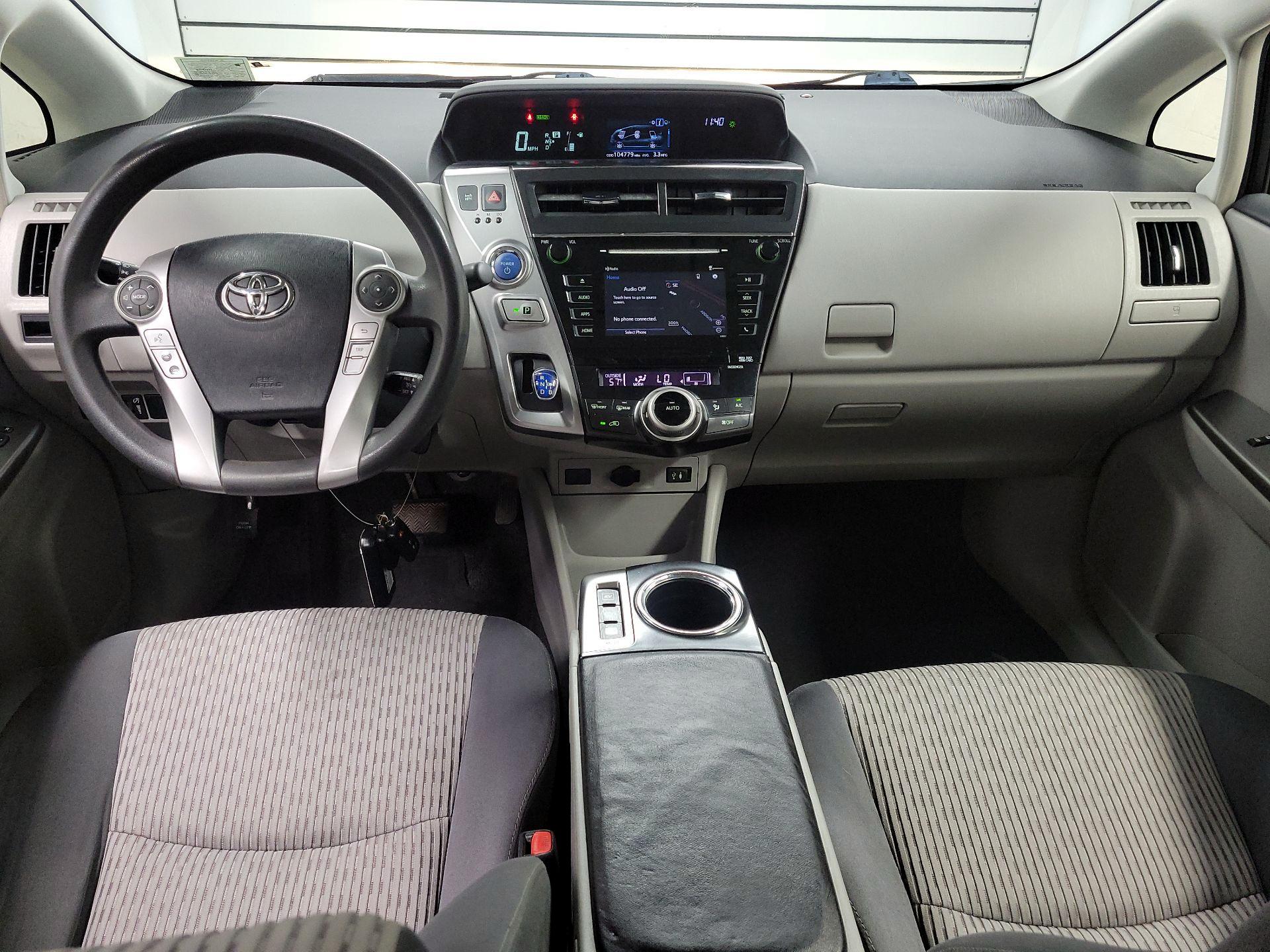 Thumbnail: 2015 Toyota Prius v - 9