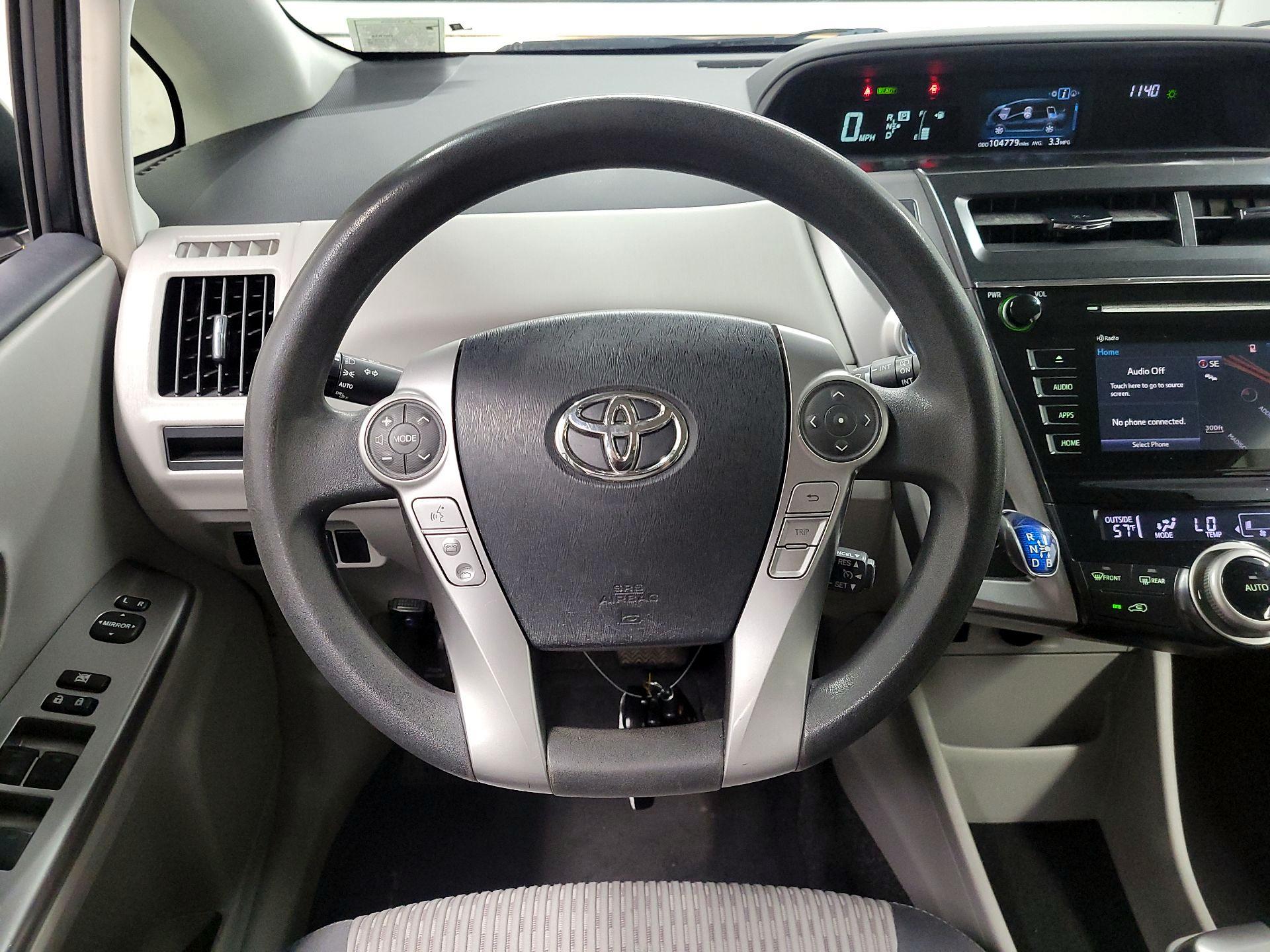 Thumbnail: 2015 Toyota Prius v - 10