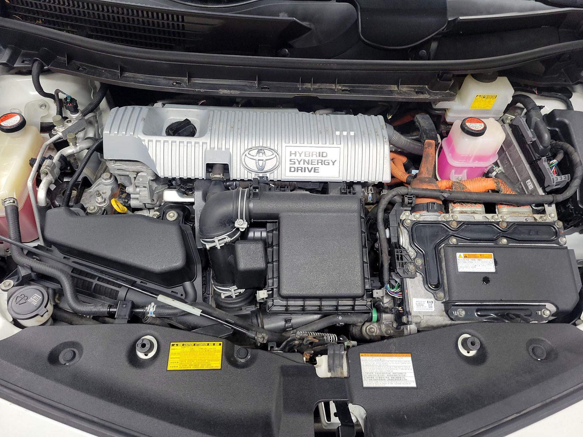 Thumbnail: 2015 Toyota Prius v - 18