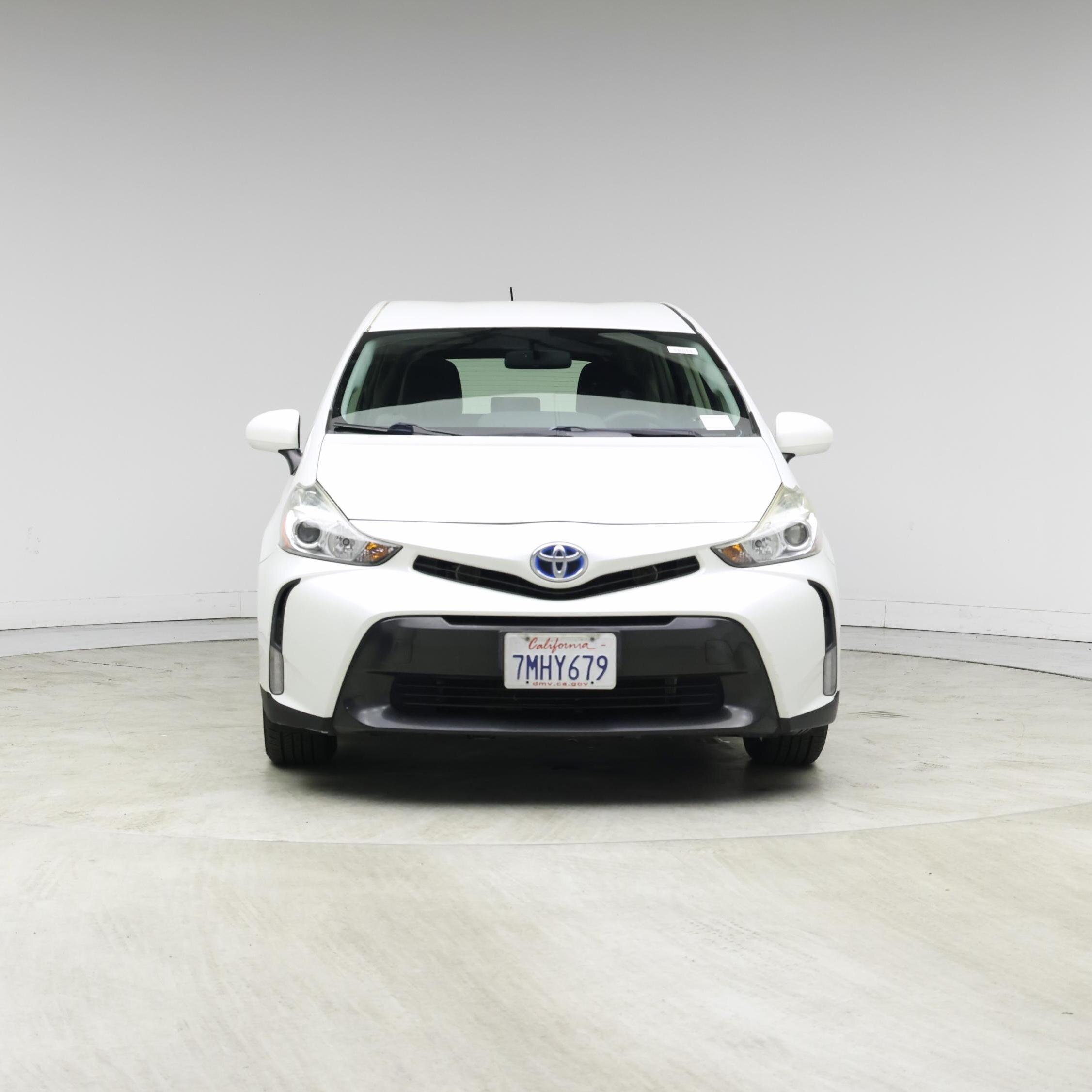 Thumbnail: 2015 Toyota Prius v - 5