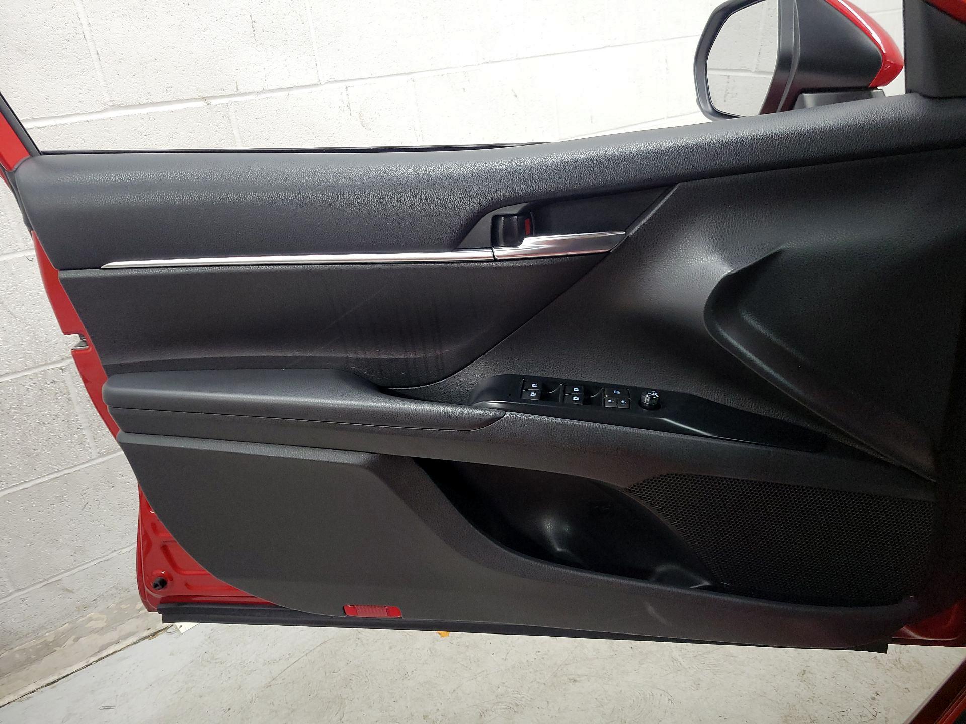 Thumbnail: 2020 Toyota Camry - 12