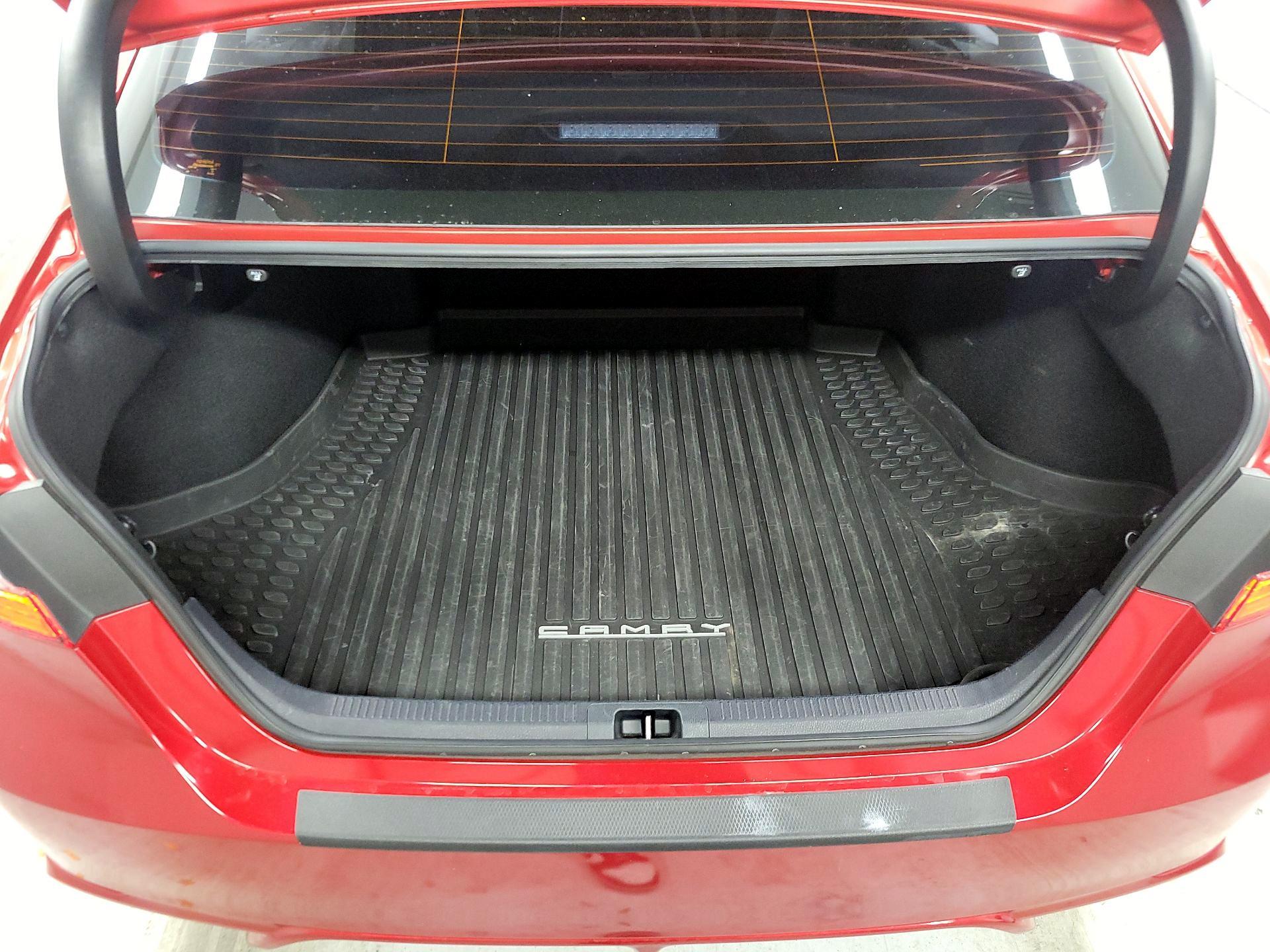 Thumbnail: 2020 Toyota Camry - 18