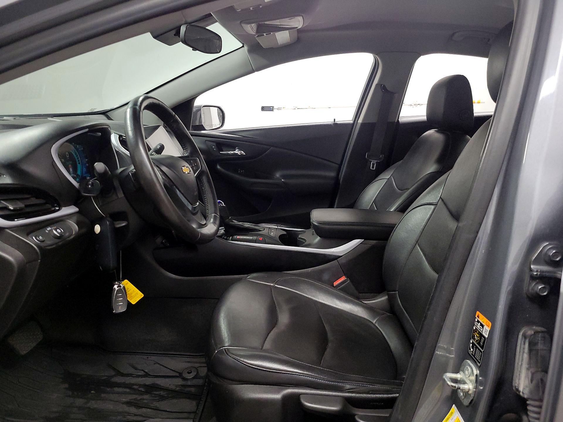 Thumbnail: 2018 Chevrolet Volt - 11