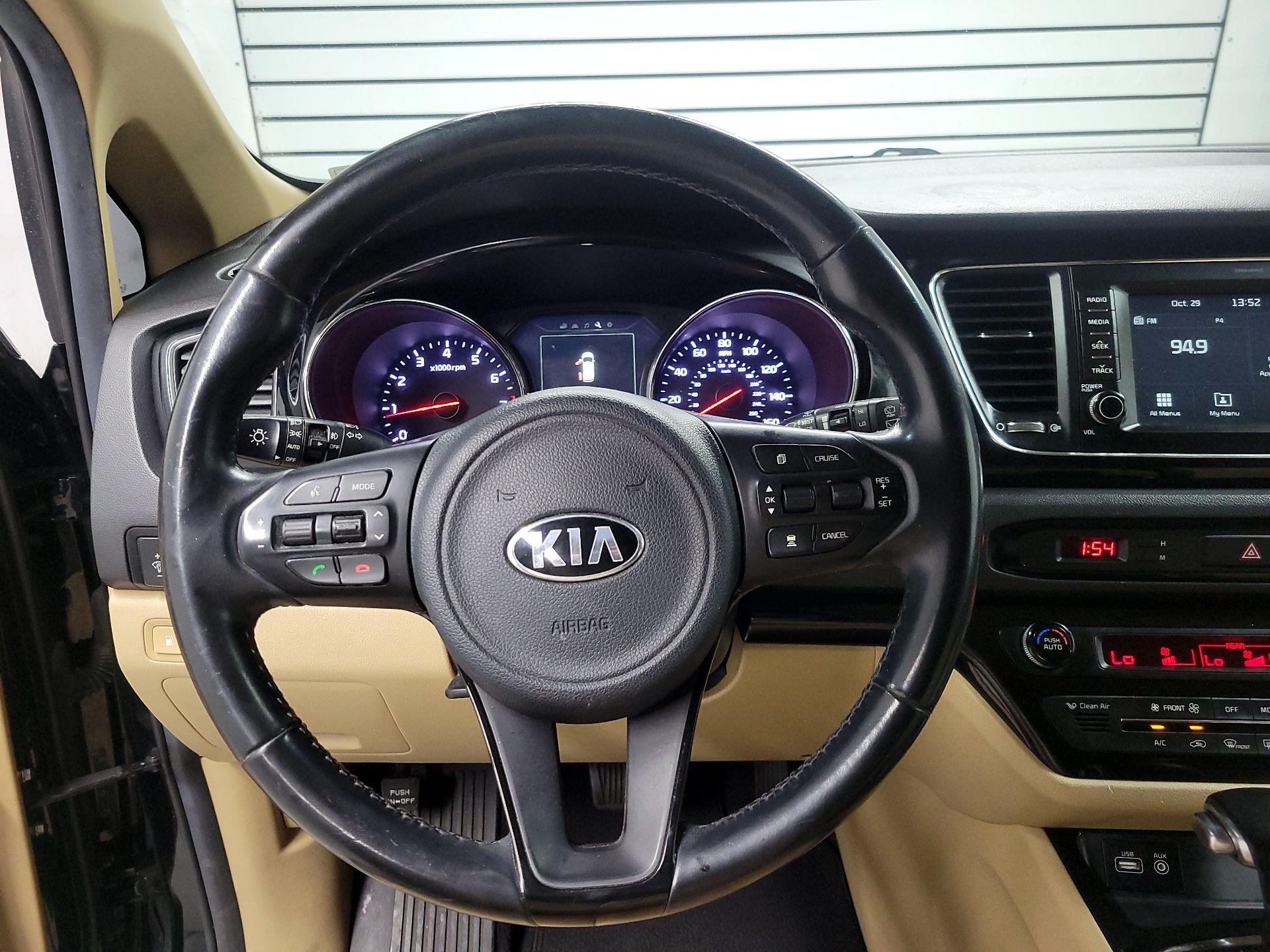 Thumbnail: 2017 Kia Sedona - 10