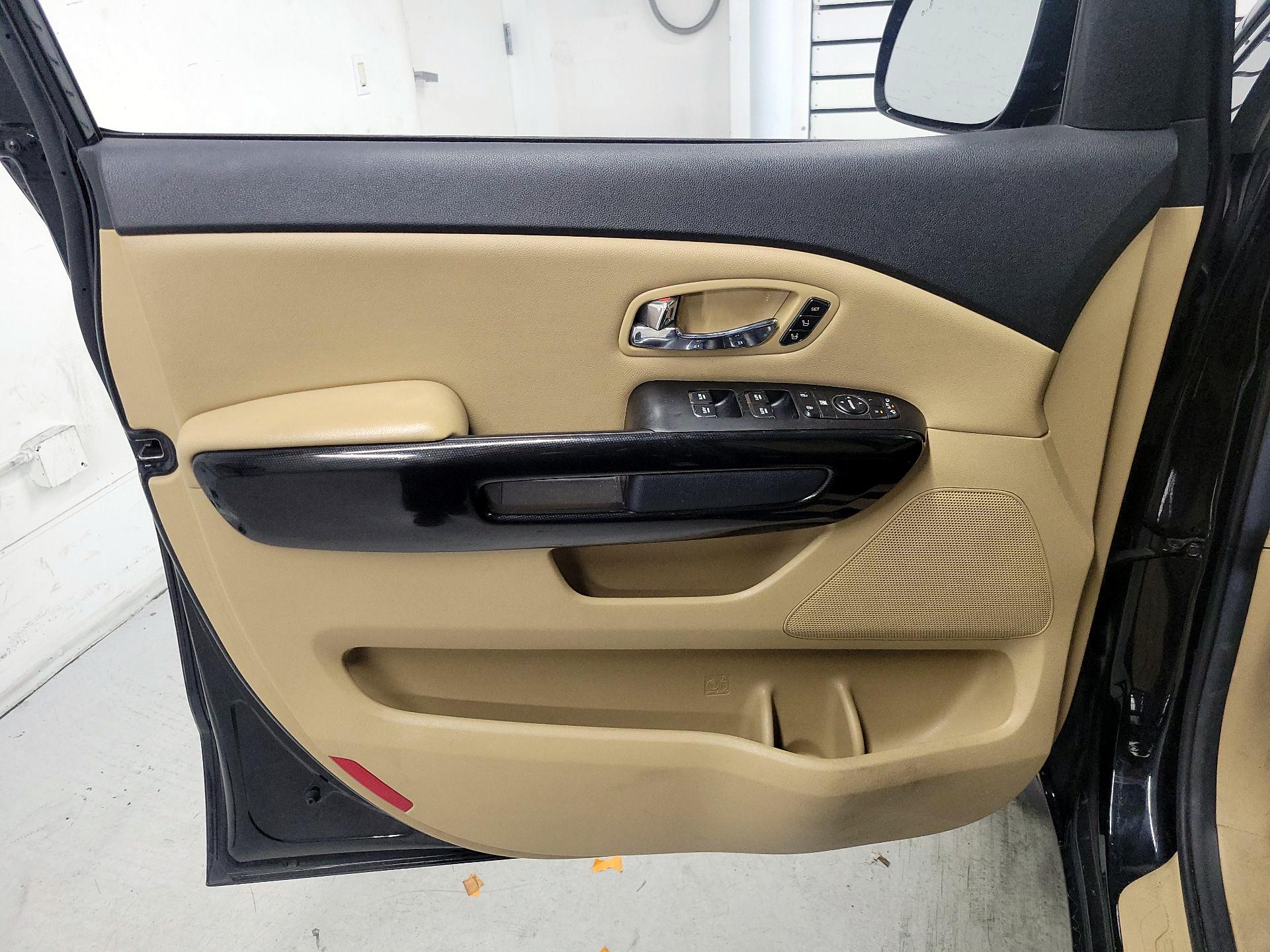 Thumbnail: 2017 Kia Sedona - 12