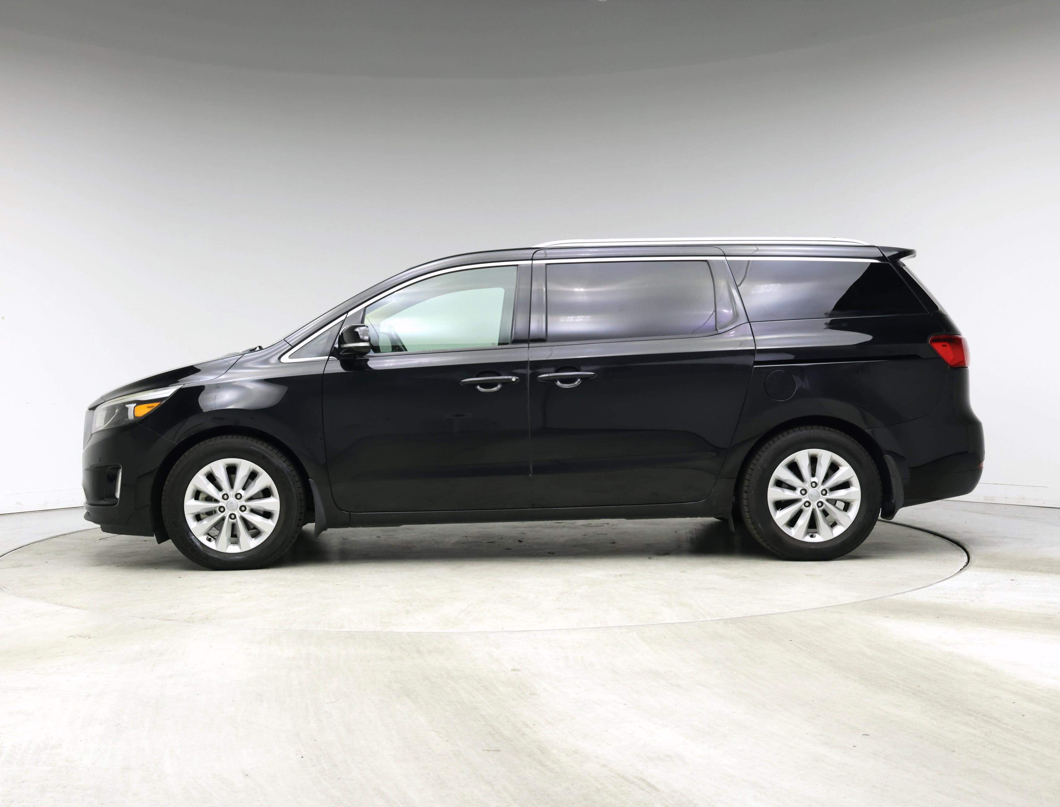 Thumbnail: 2017 Kia Sedona - 3