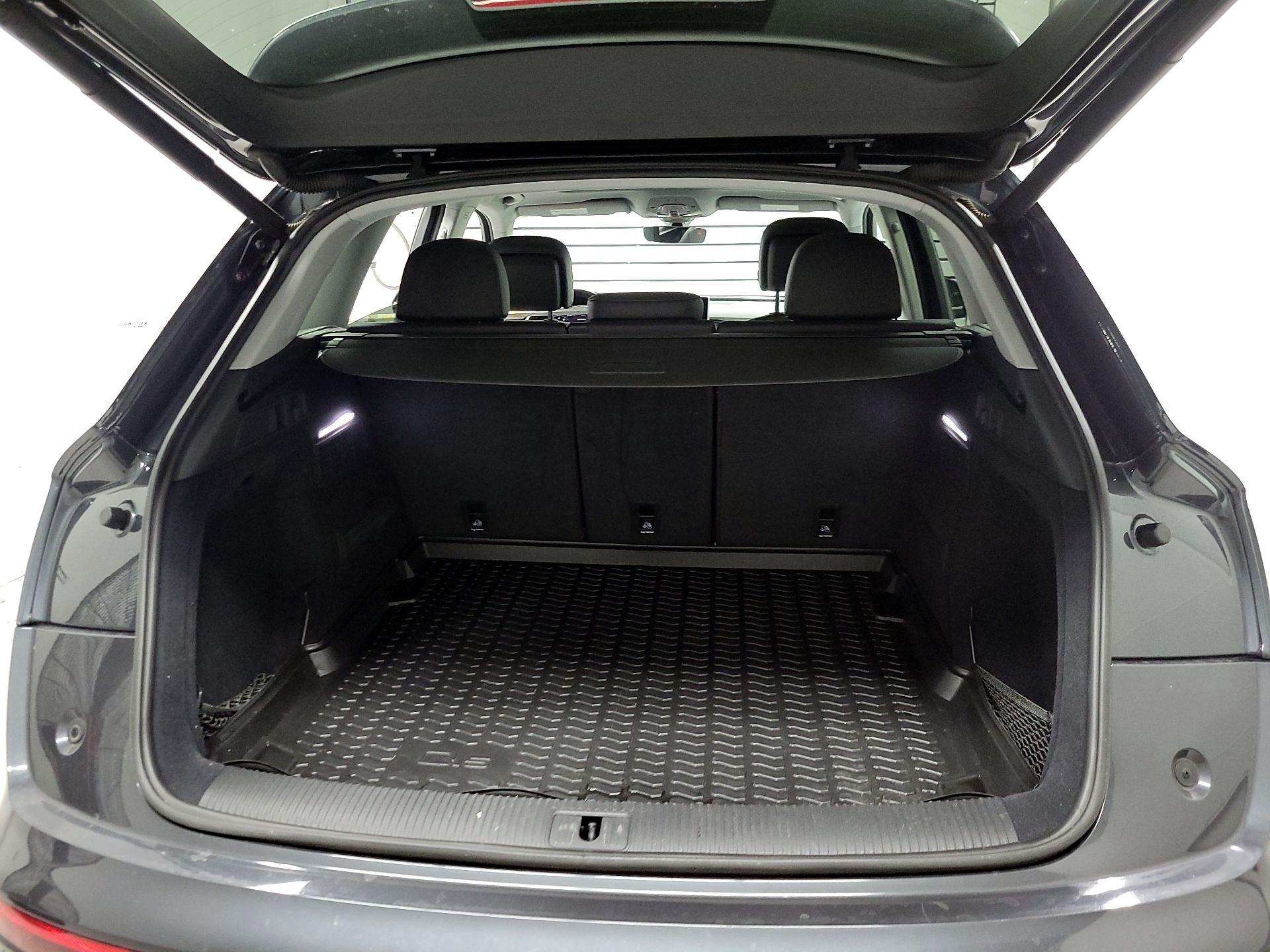 Thumbnail: 2018 Audi Q5 - 18