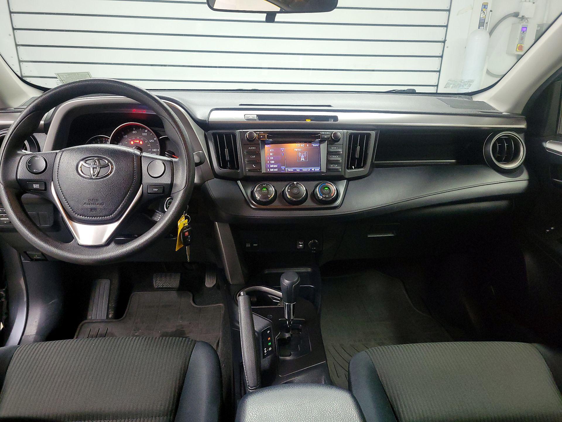 Thumbnail: 2016 Toyota RAV4 - 9