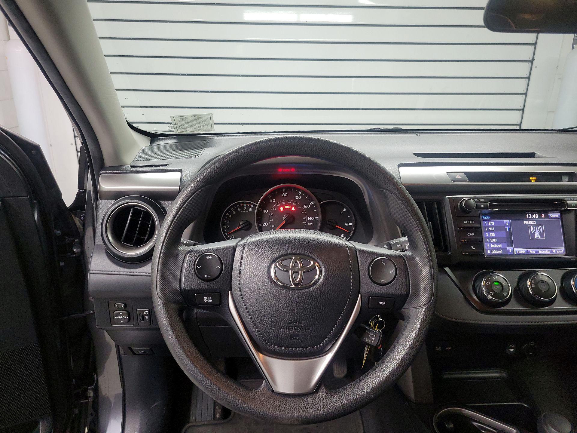 Thumbnail: 2016 Toyota RAV4 - 10
