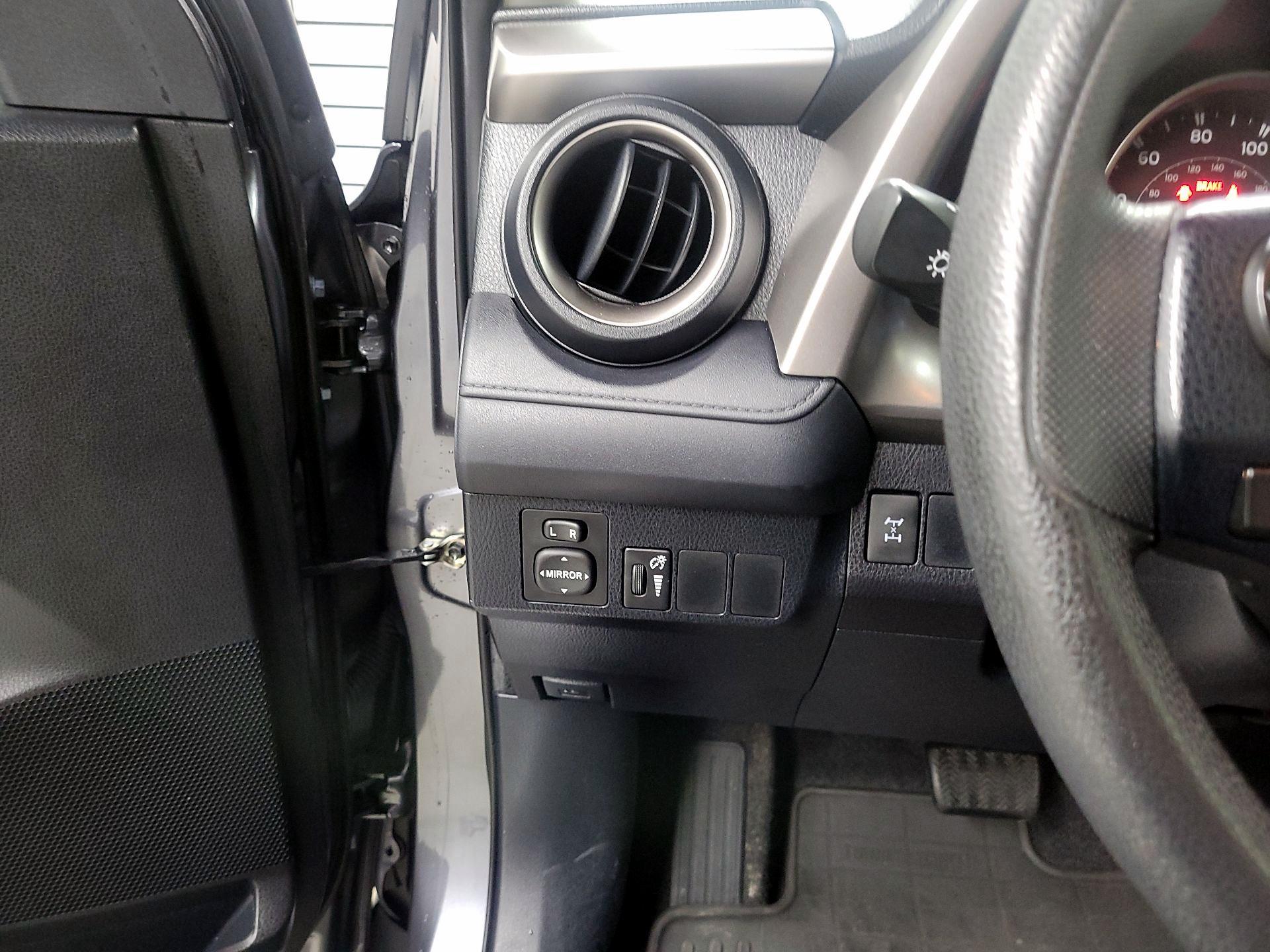 Thumbnail: 2016 Toyota RAV4 - 13