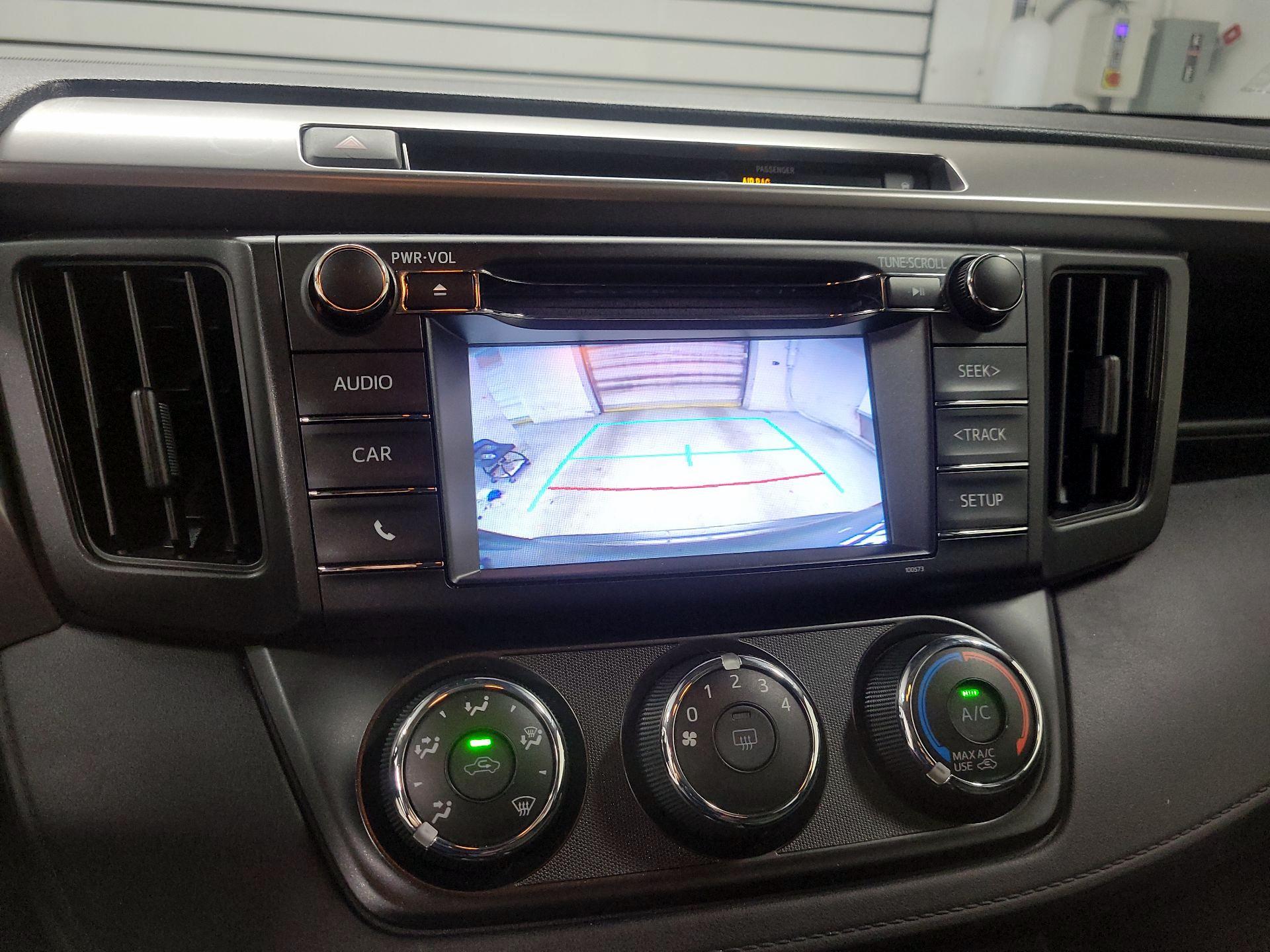 Thumbnail: 2016 Toyota RAV4 - 14