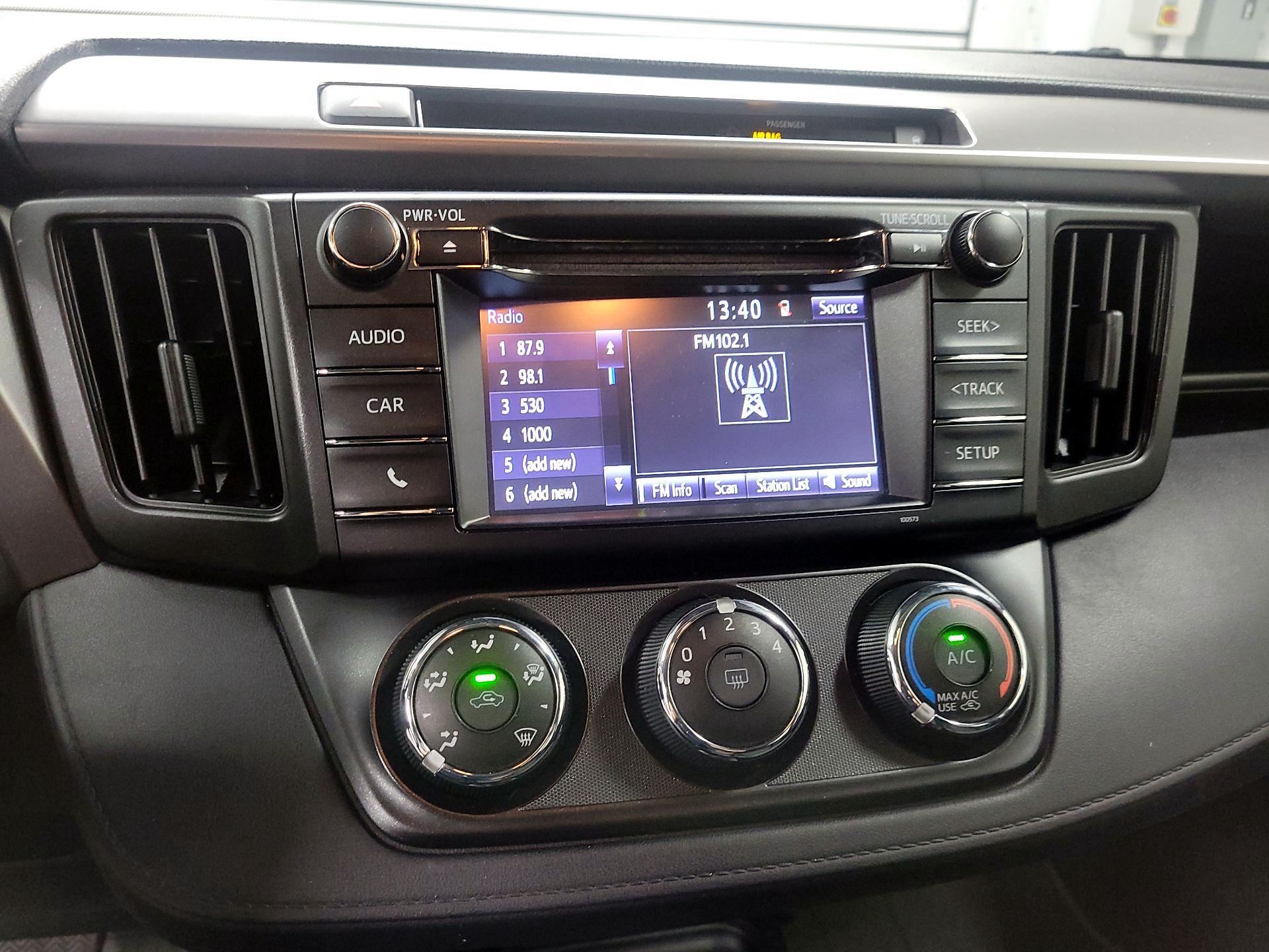 Thumbnail: 2016 Toyota RAV4 - 15