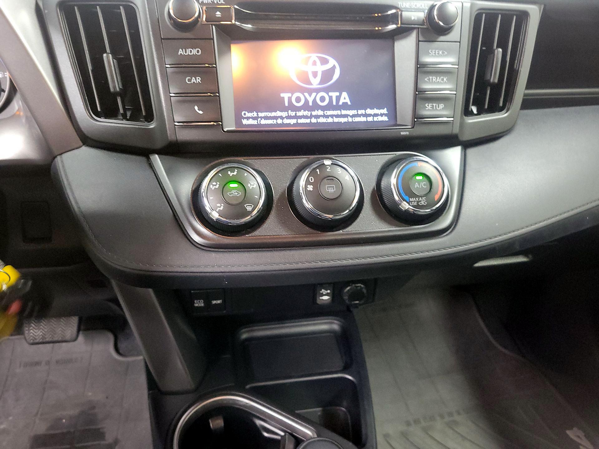 Thumbnail: 2016 Toyota RAV4 - 16