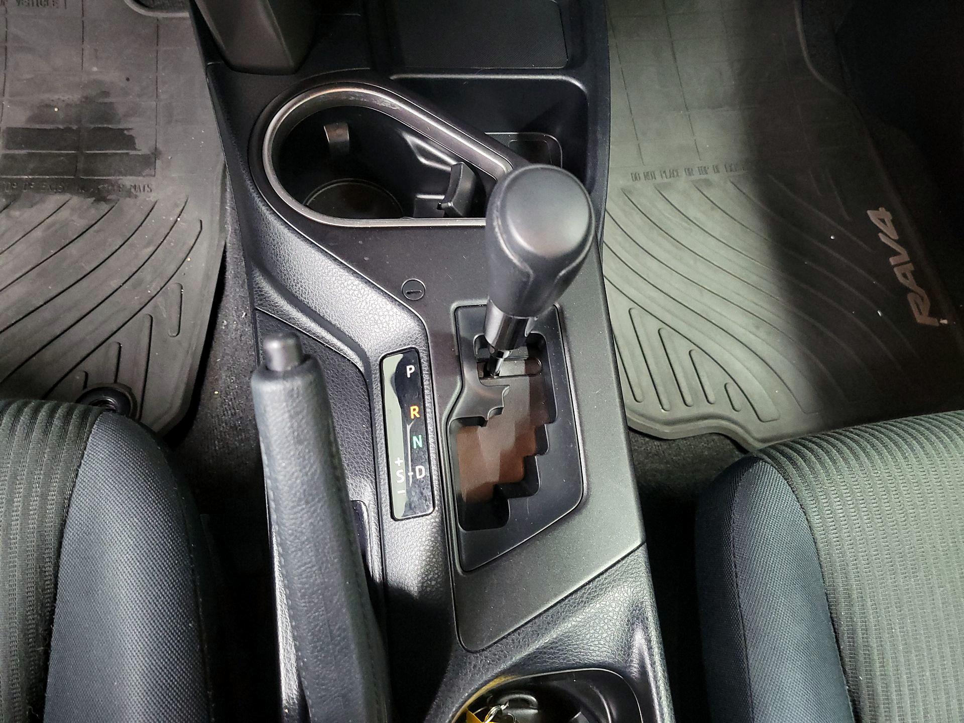 Thumbnail: 2016 Toyota RAV4 - 17