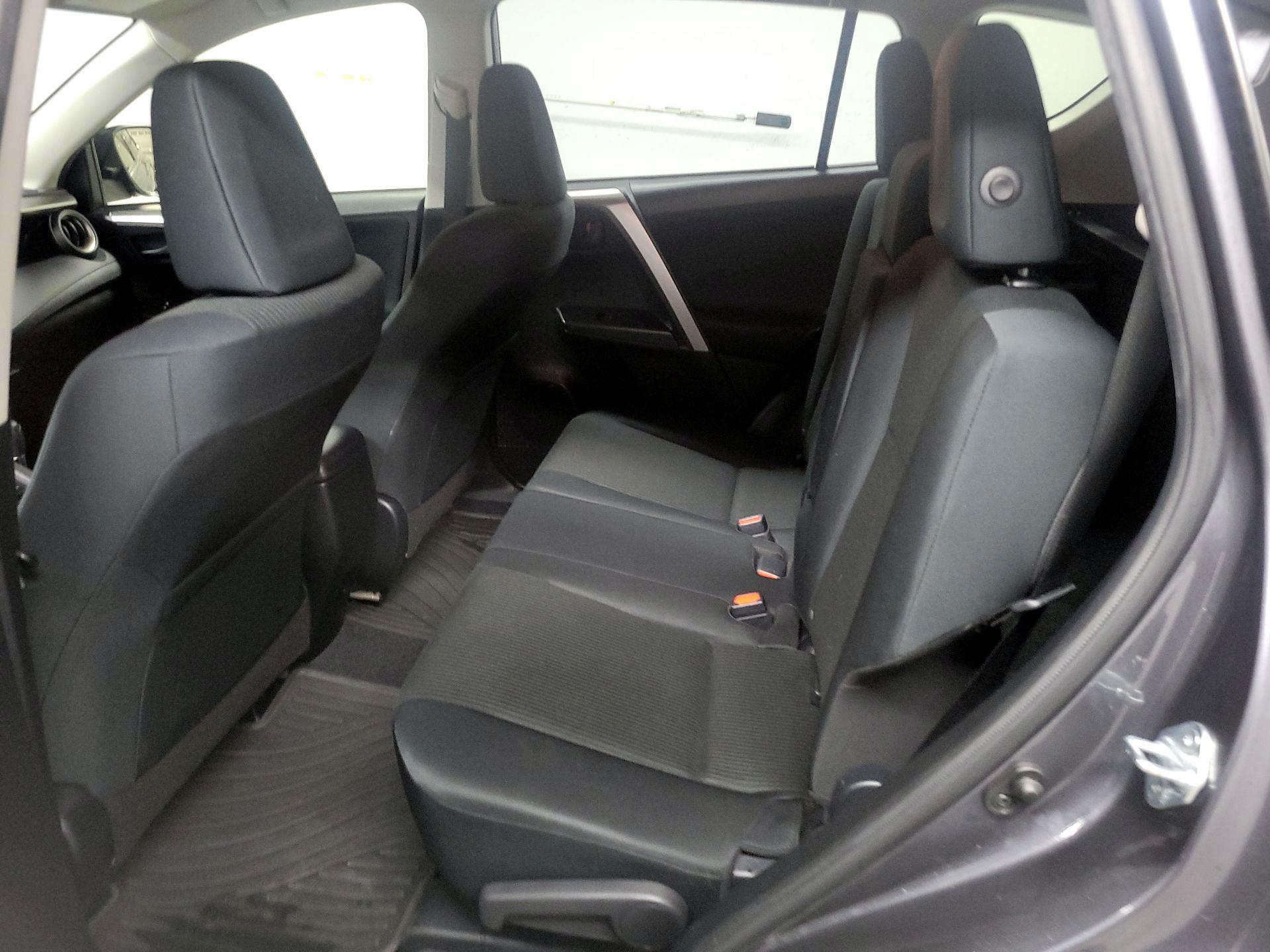 Thumbnail: 2016 Toyota RAV4 - 19