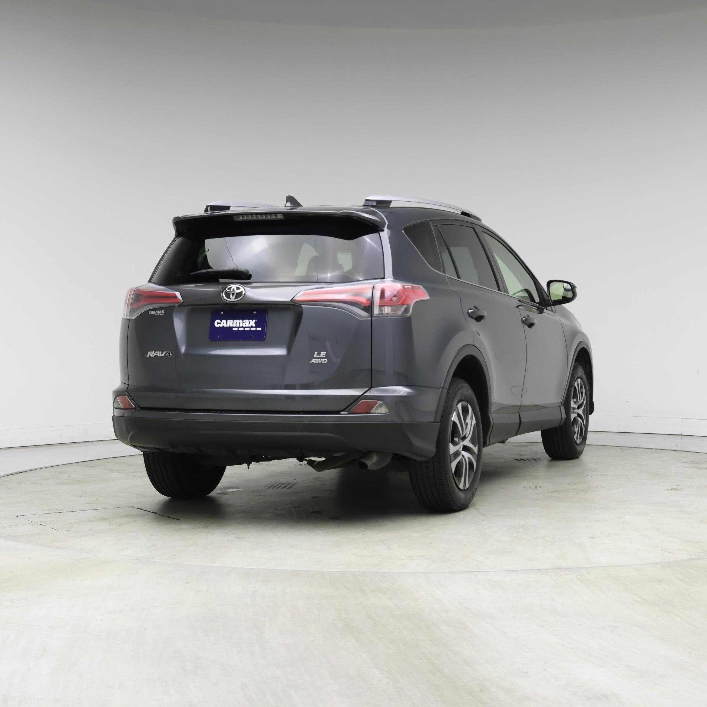 Thumbnail: 2016 Toyota RAV4 - 8