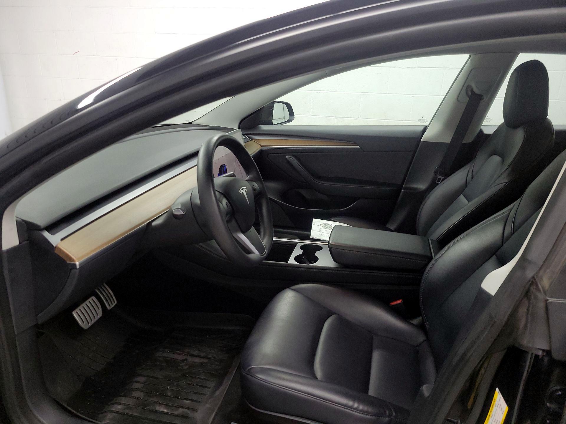 Thumbnail: 2022 Tesla Model 3 - 11