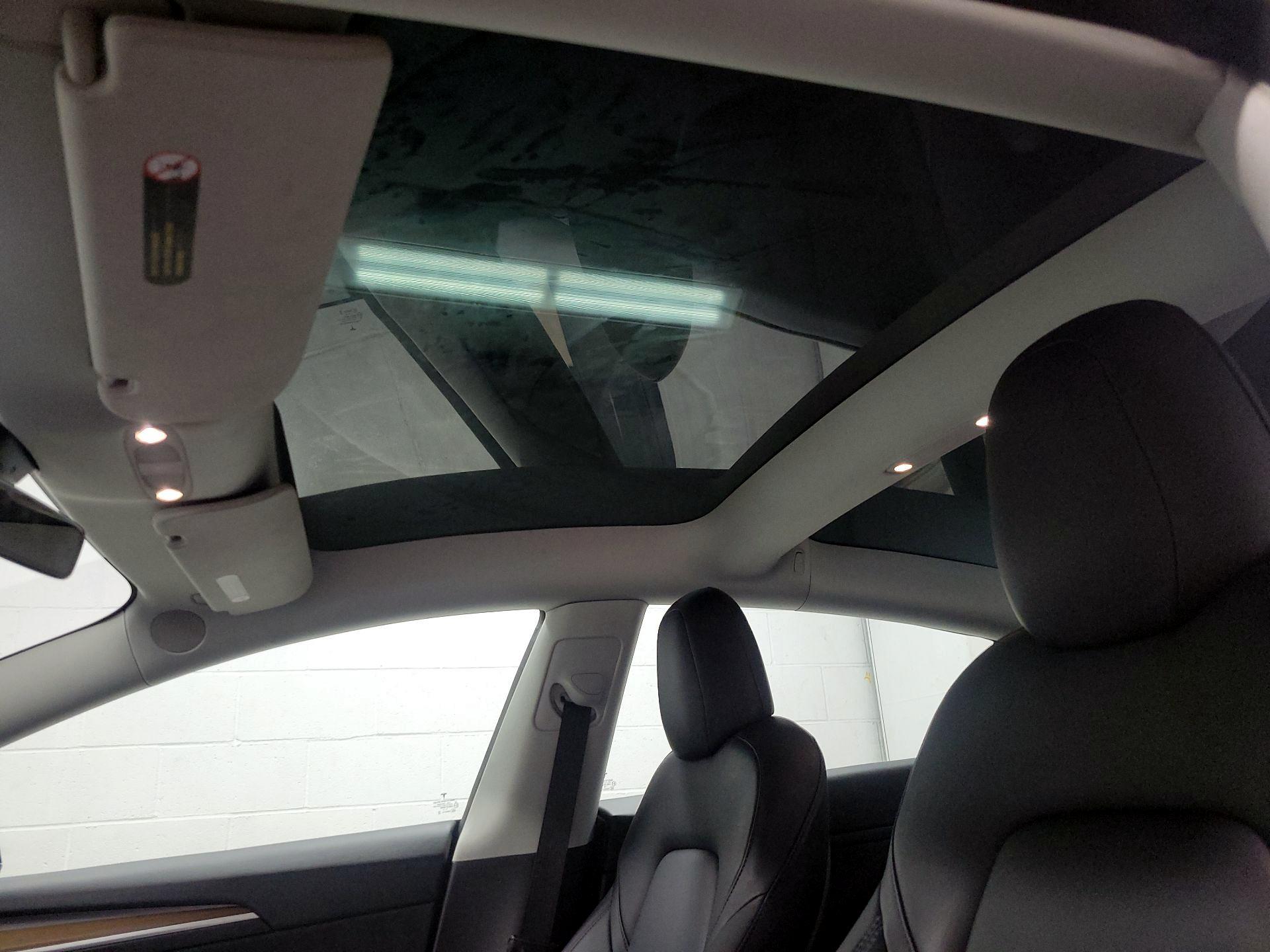 Thumbnail: 2022 Tesla Model 3 - 19