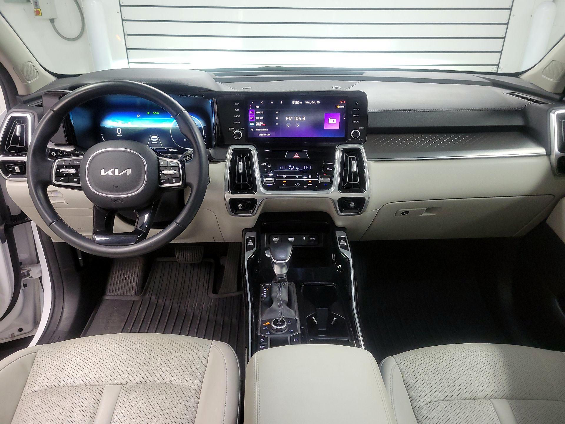 Thumbnail: 2023 Kia Sorento - 9