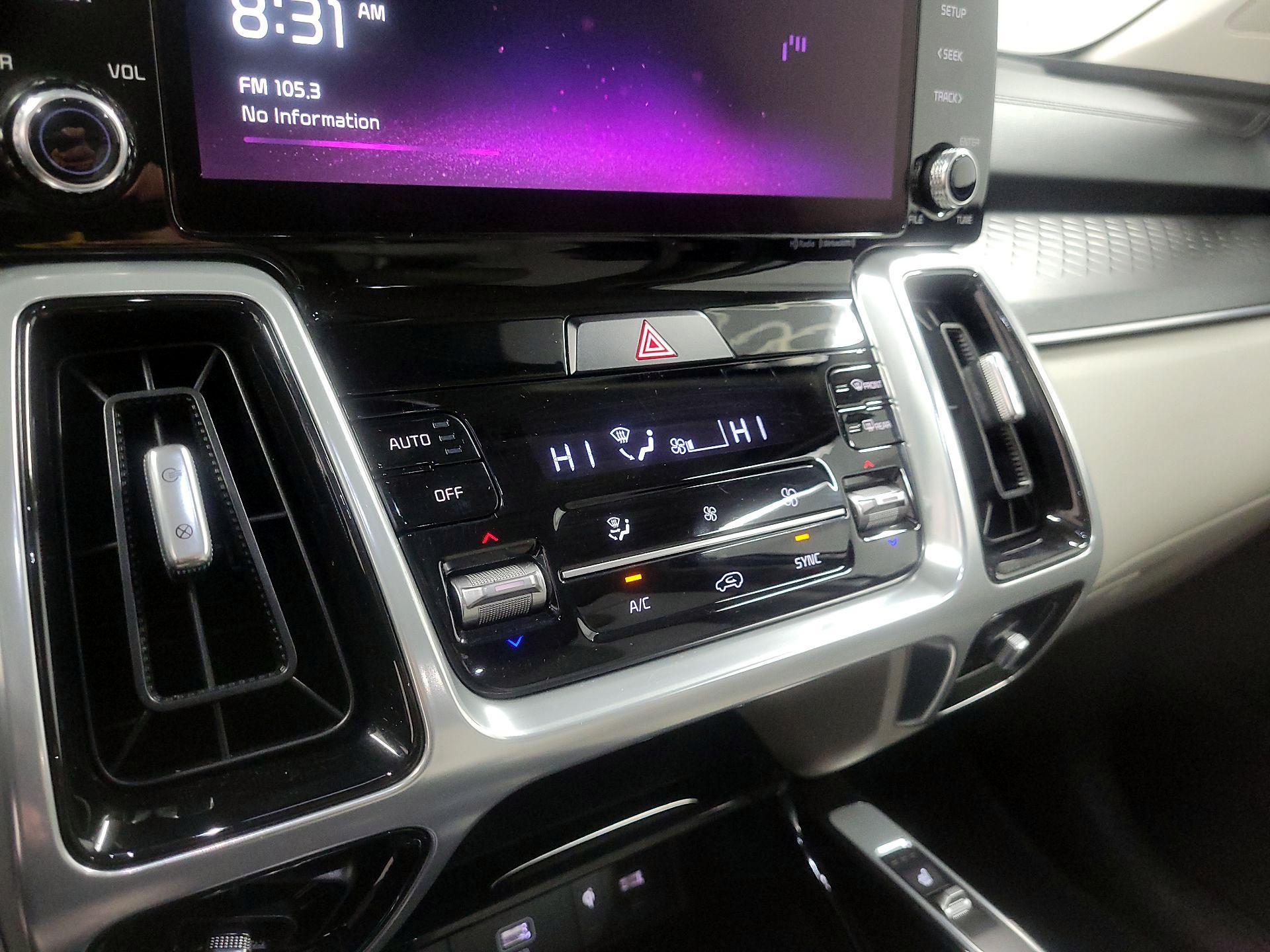 Thumbnail: 2023 Kia Sorento - 16