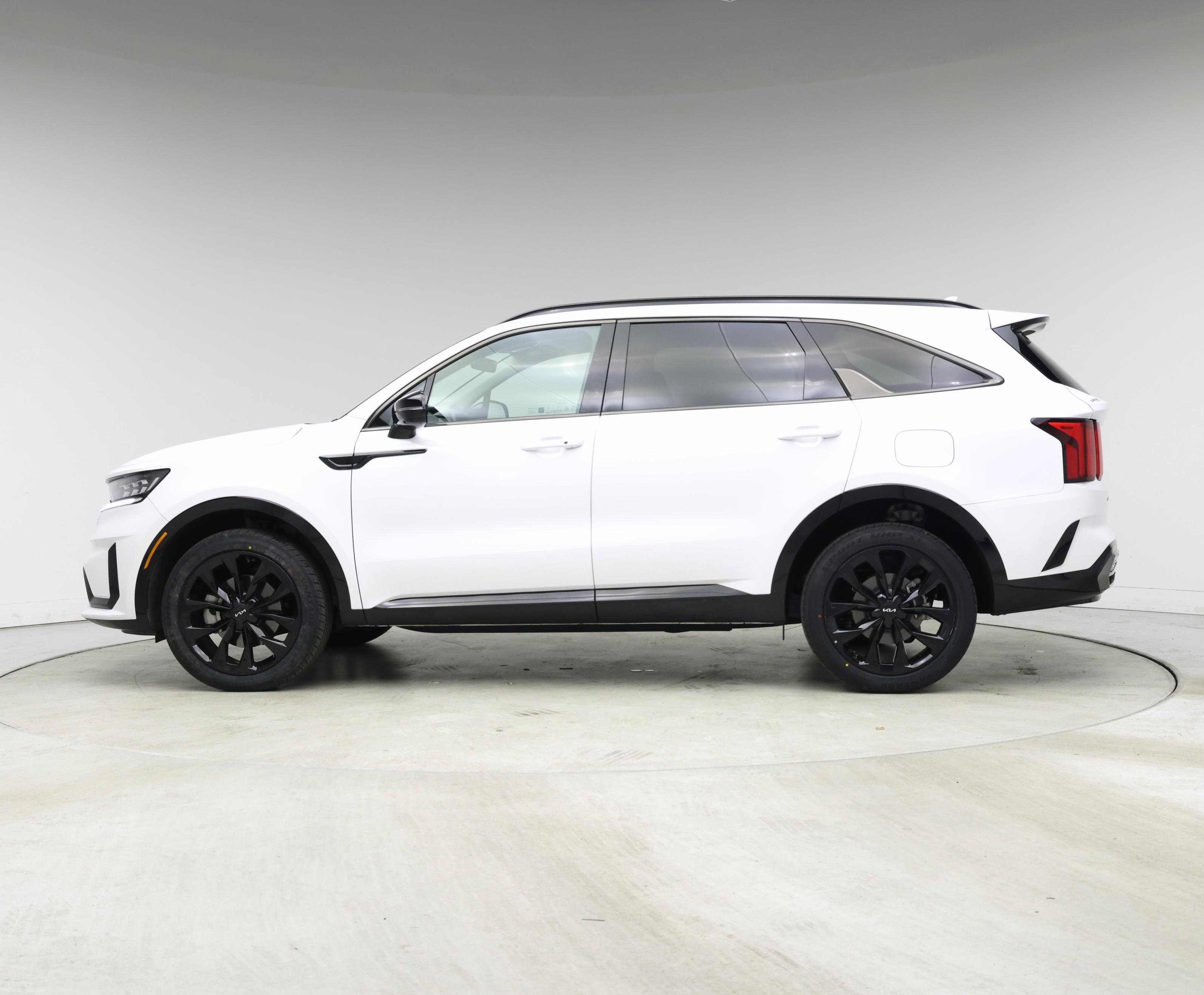 Thumbnail: 2023 Kia Sorento - 3