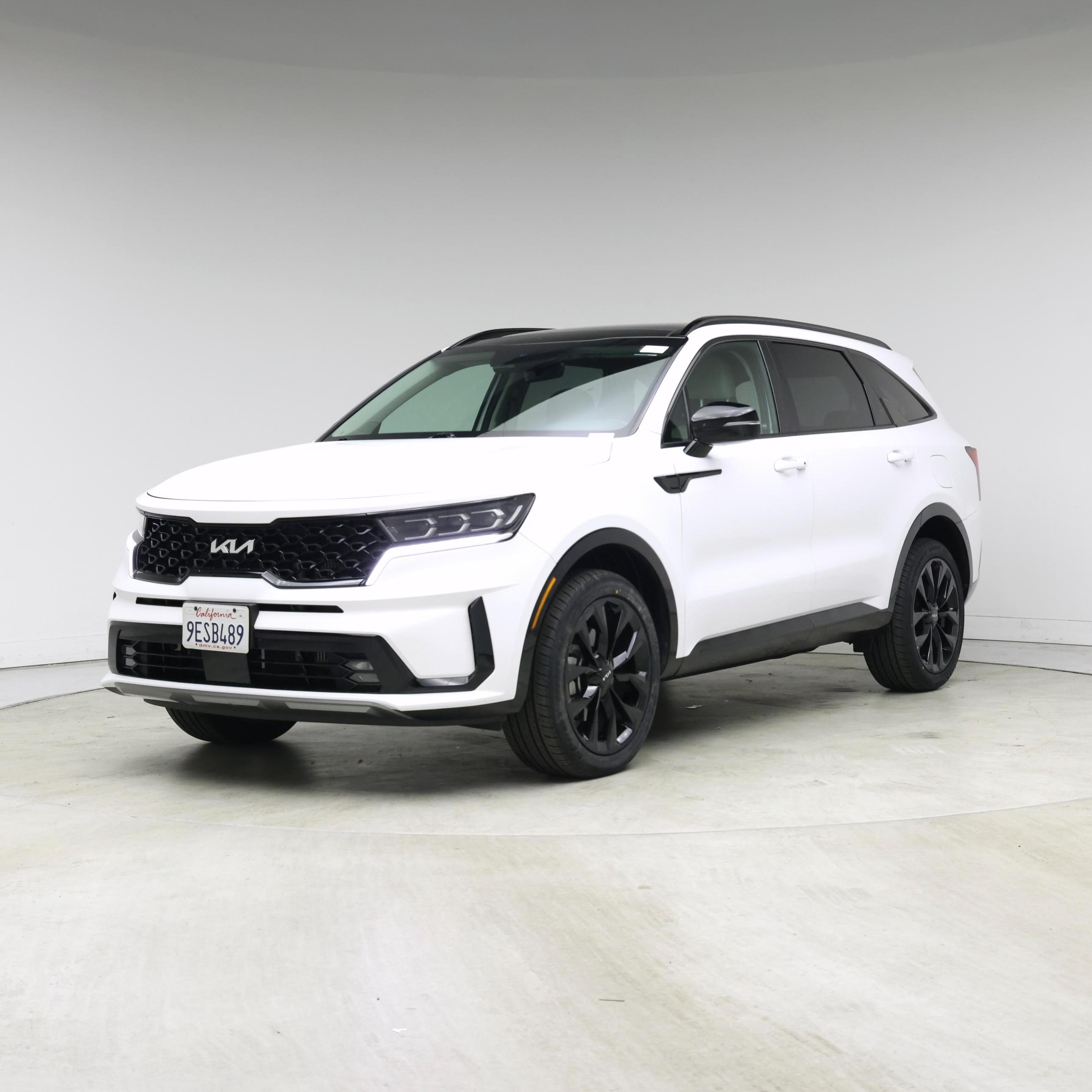 Thumbnail: 2023 Kia Sorento - 4