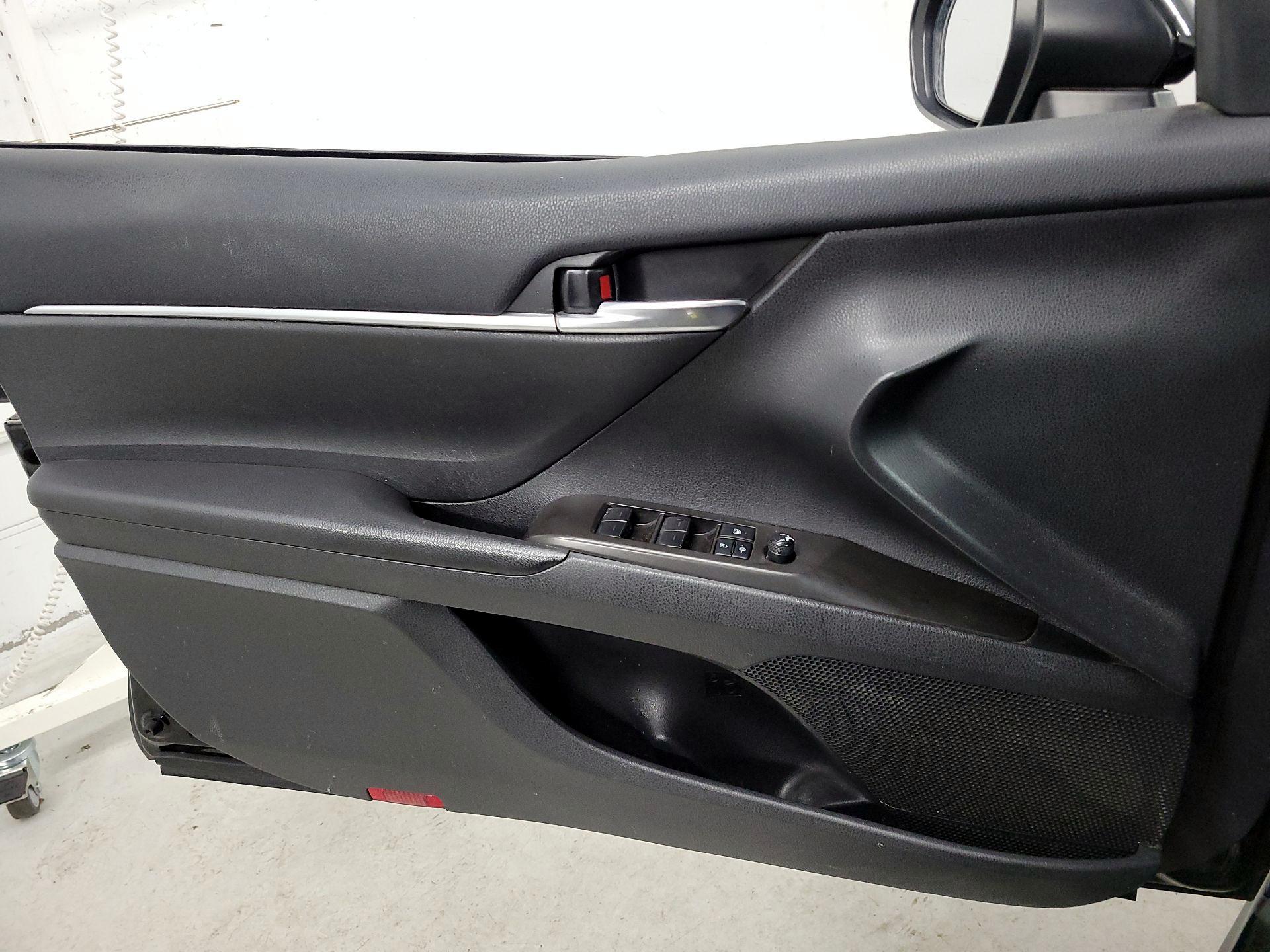 Thumbnail: 2022 Toyota Camry - 12