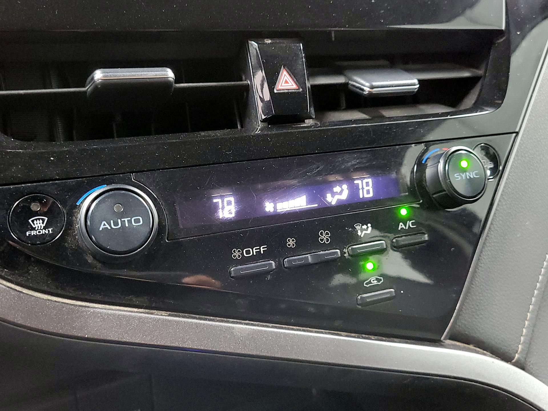 Thumbnail: 2022 Toyota Camry - 15