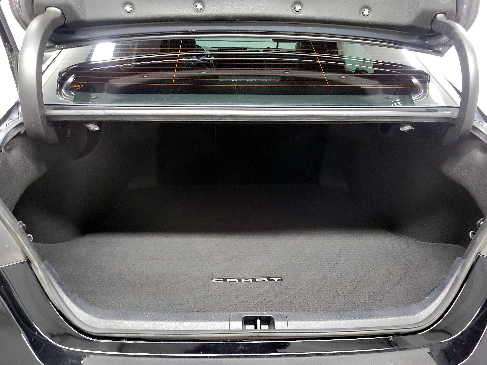 Thumbnail: 2022 Toyota Camry - 18