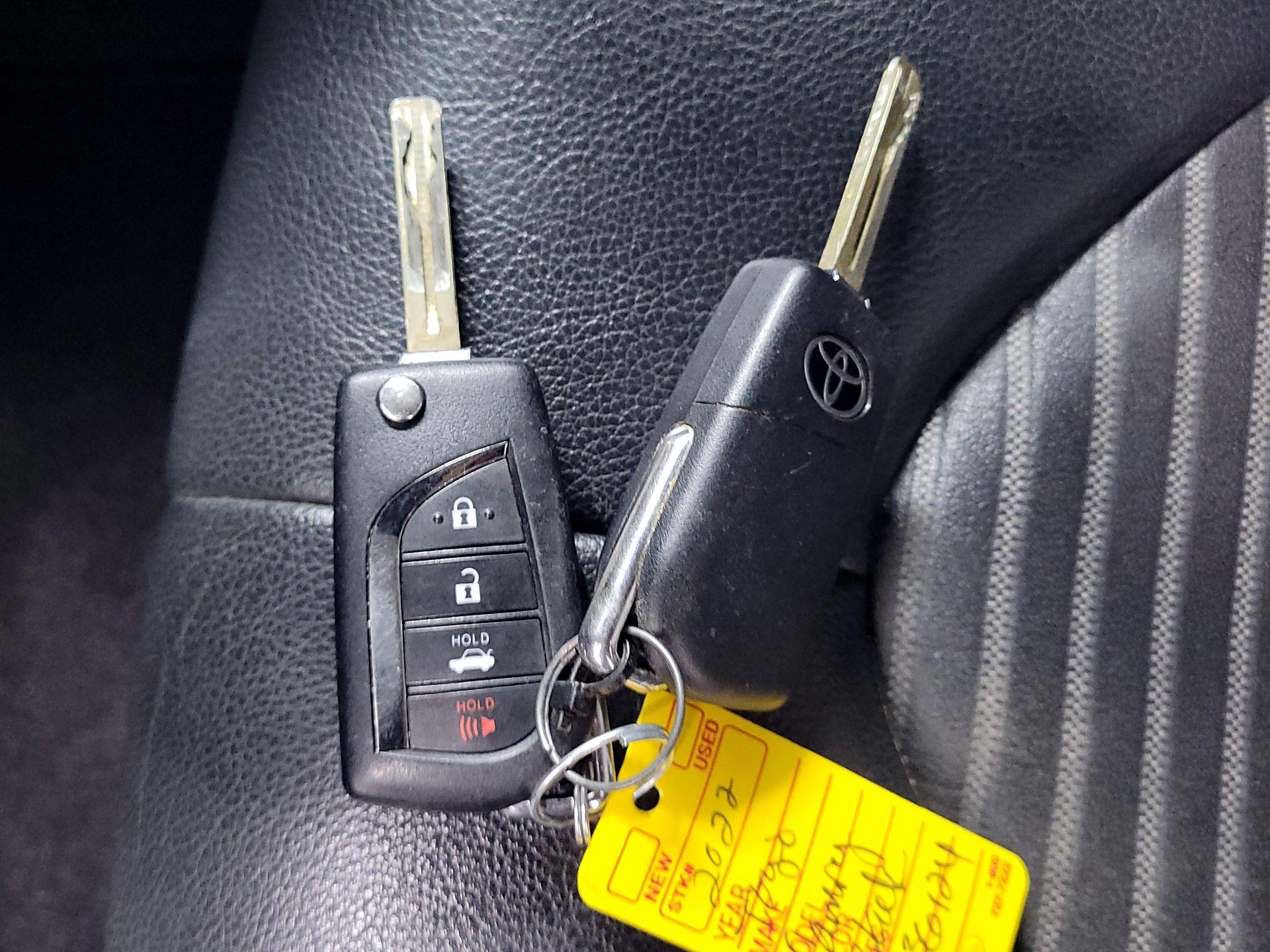 Thumbnail: 2022 Toyota Camry - 20