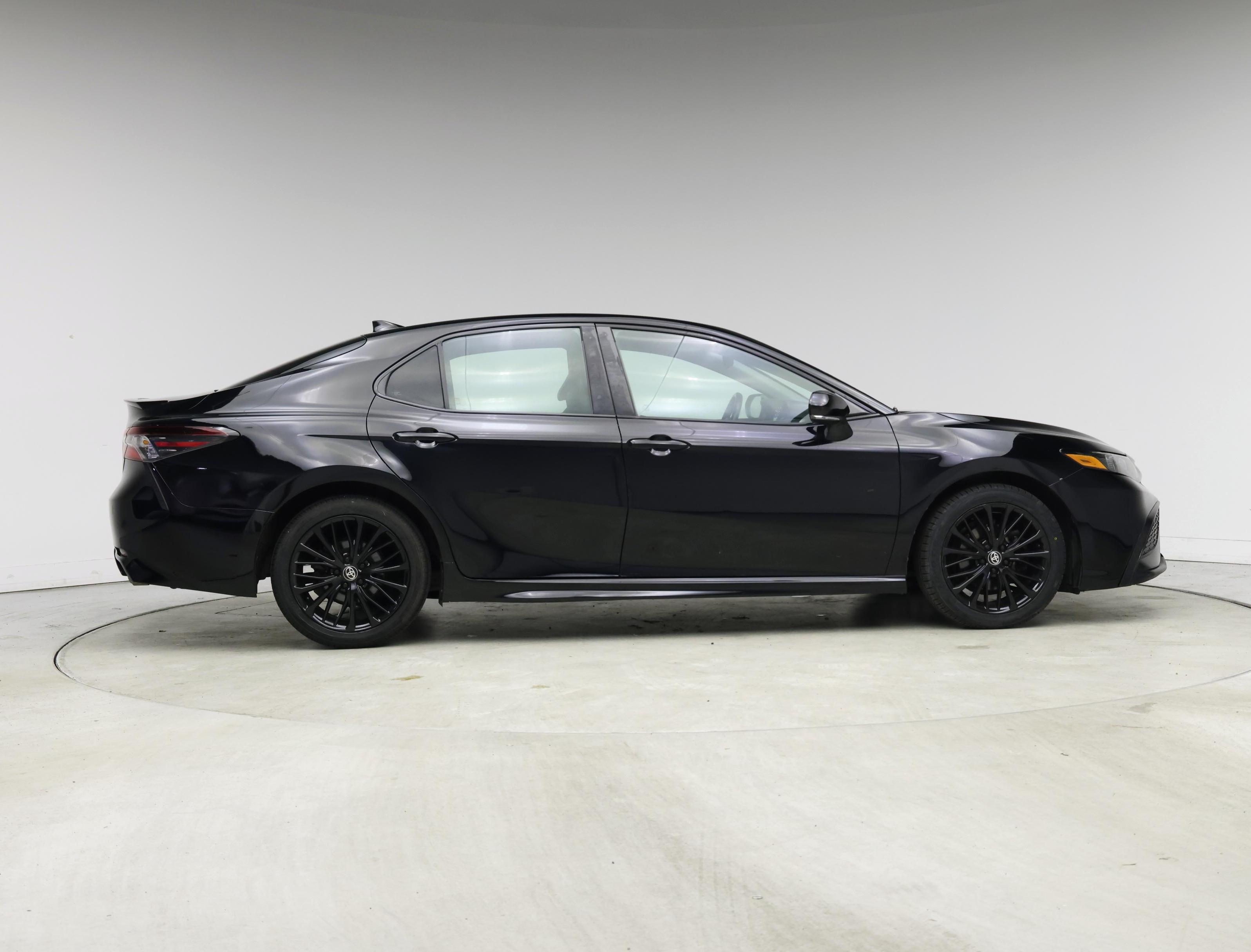 Thumbnail: 2022 Toyota Camry - 7