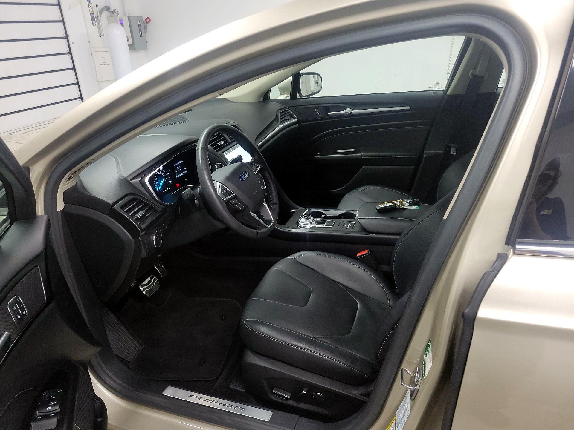 Thumbnail: 2017 Ford Fusion - 11