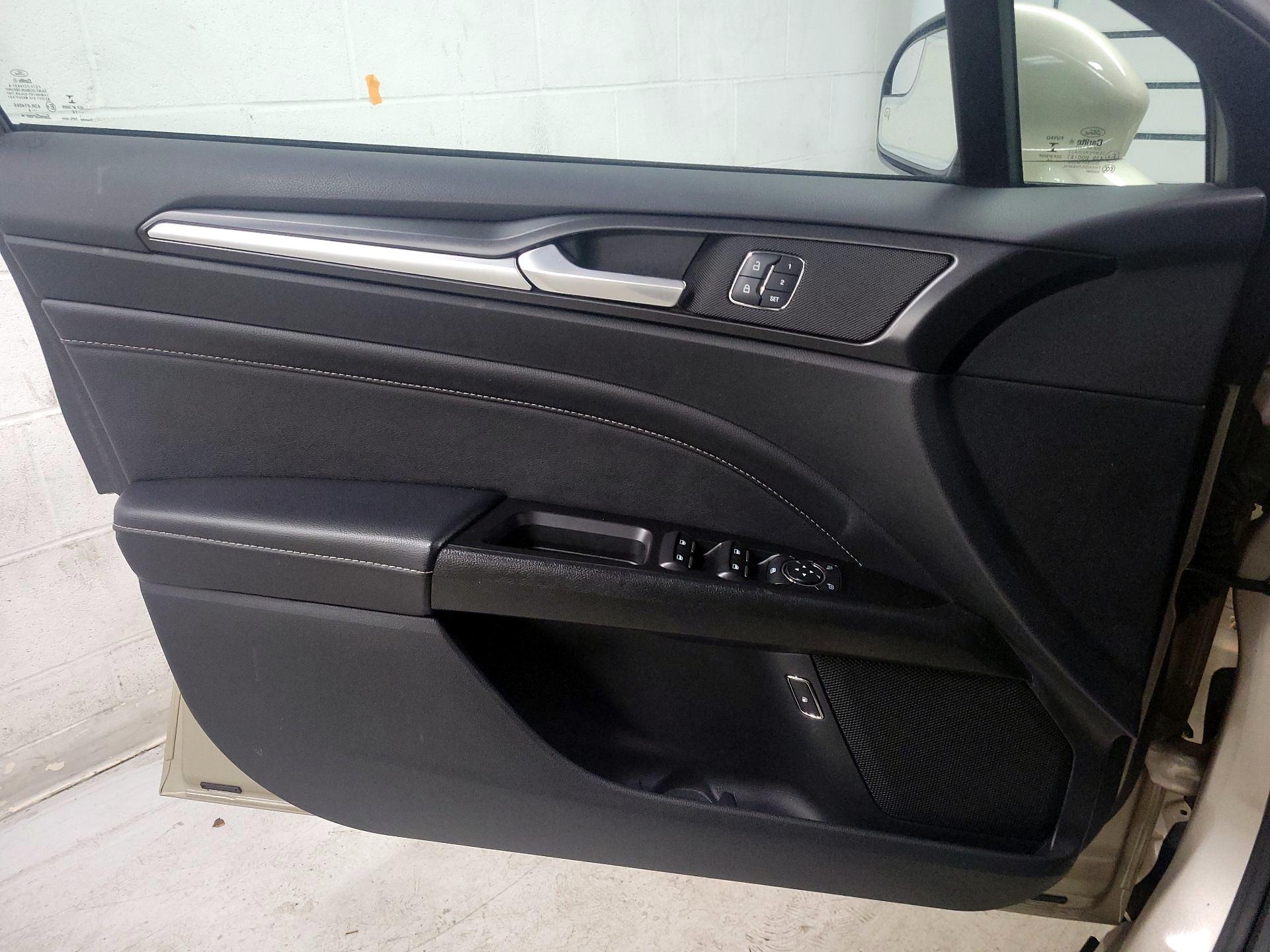 Thumbnail: 2017 Ford Fusion - 12