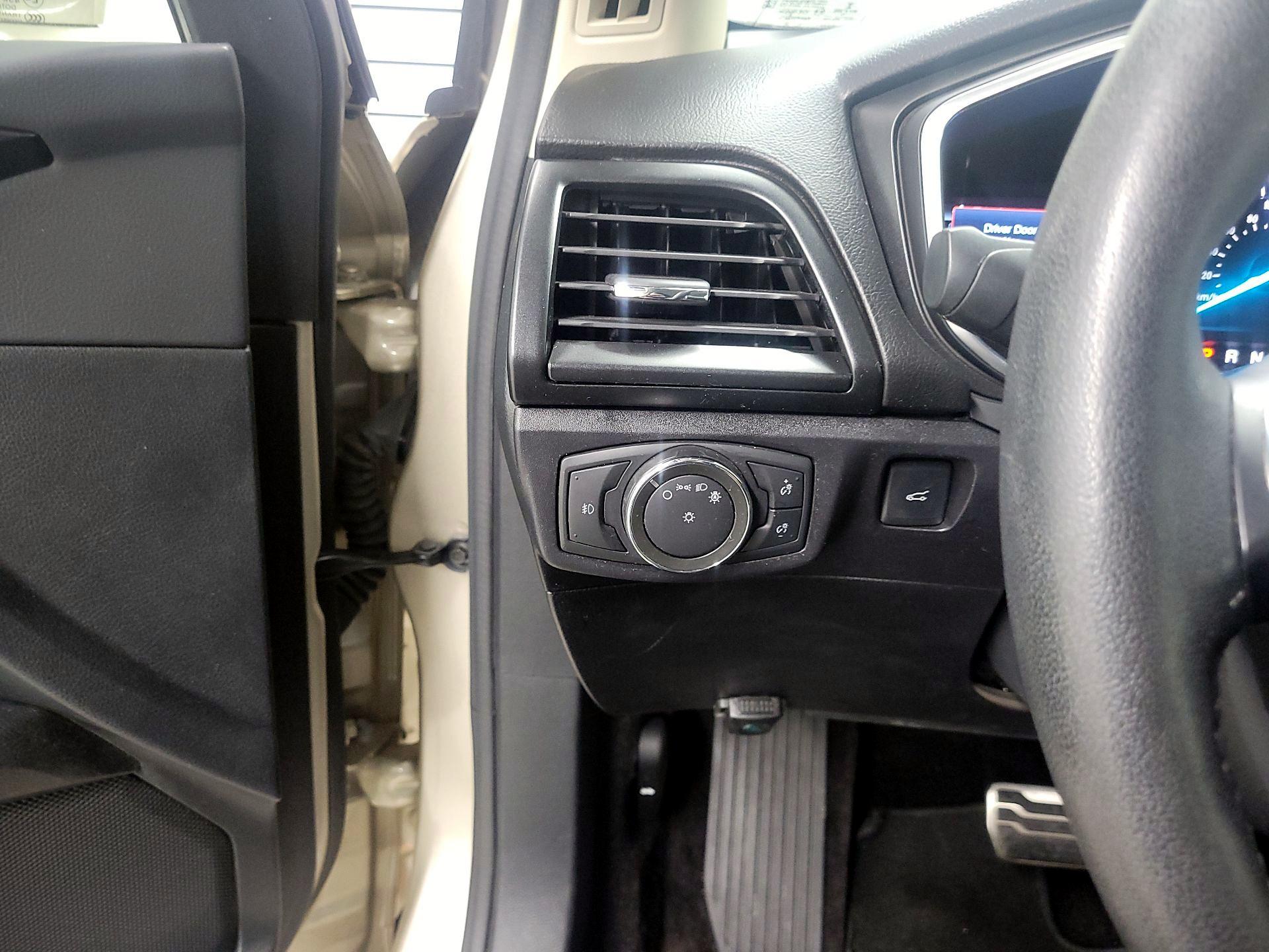 Thumbnail: 2017 Ford Fusion - 13