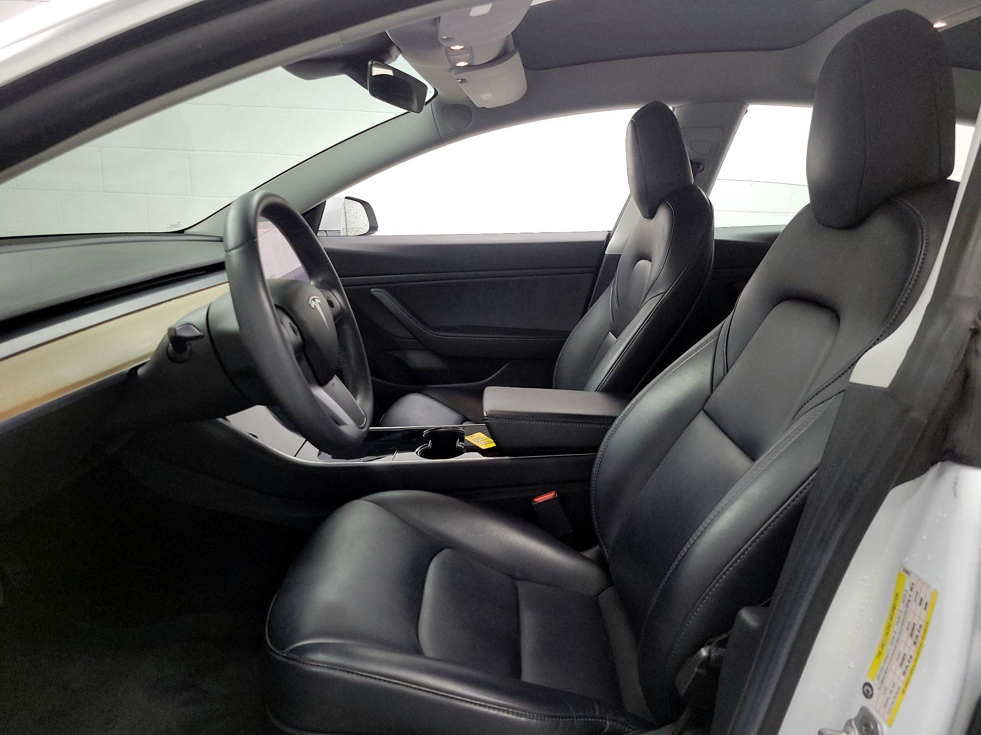 Thumbnail: 2019 Tesla Model 3 - 11