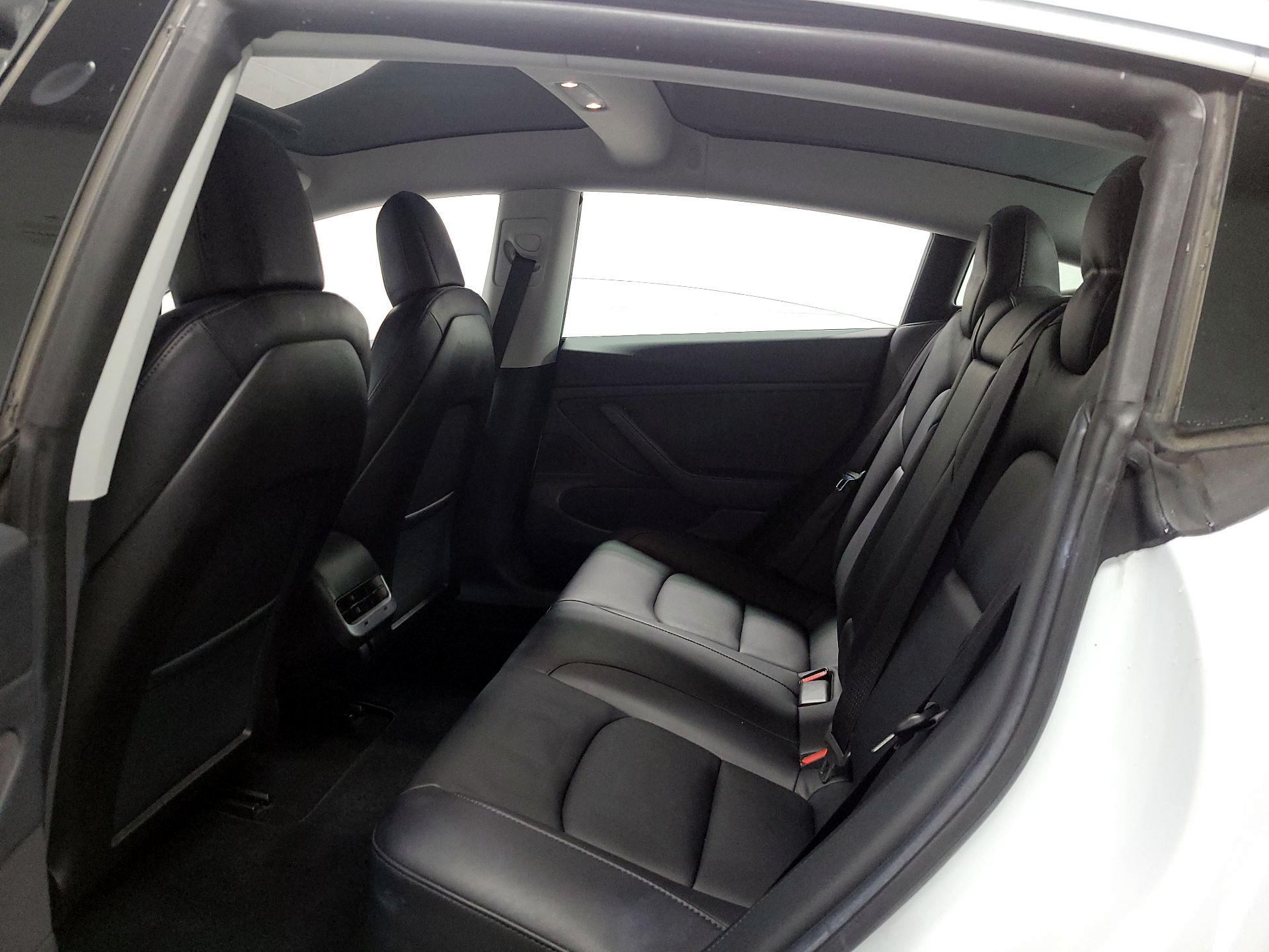 Thumbnail: 2019 Tesla Model 3 - 17