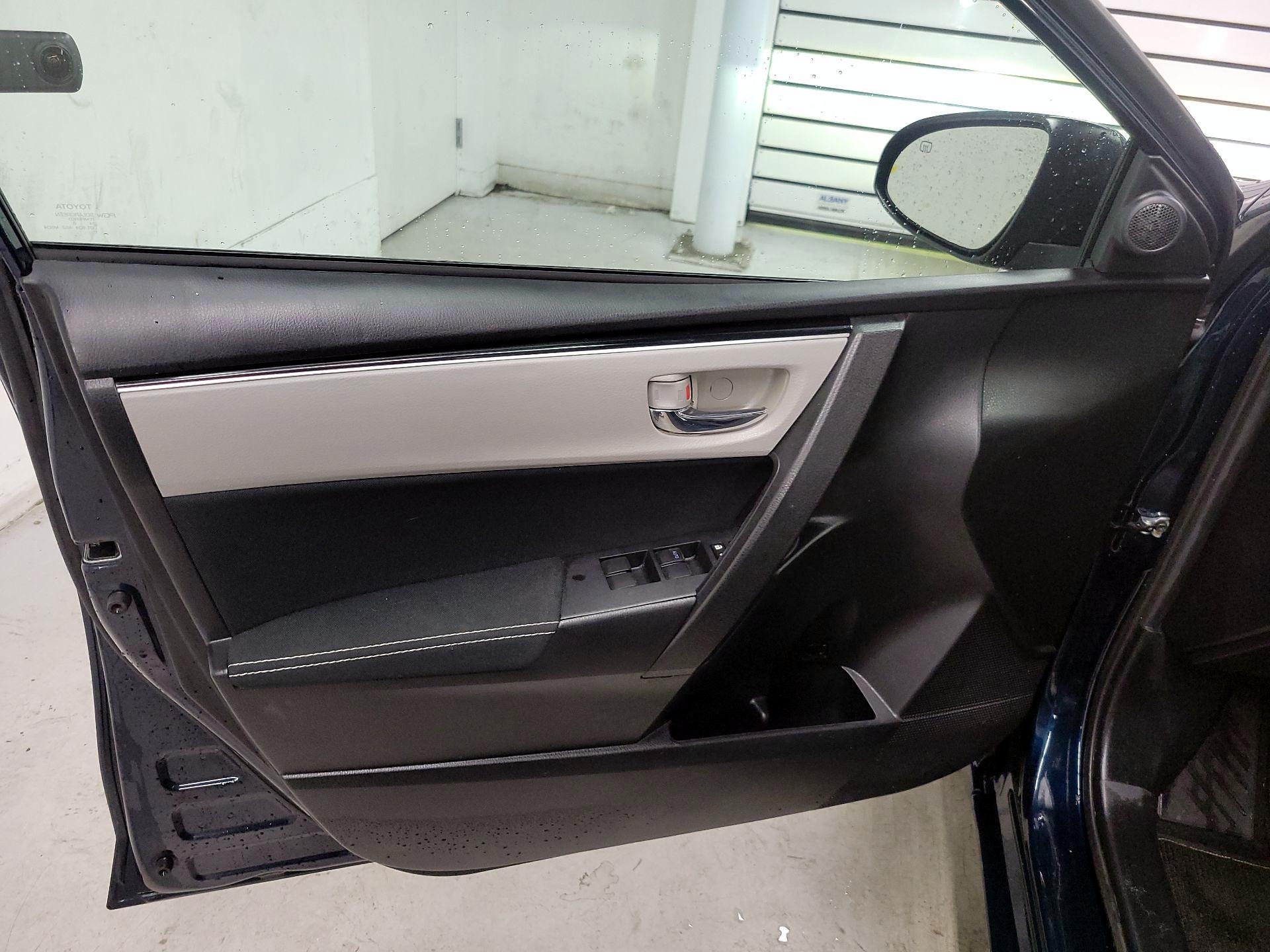 Thumbnail: 2018 Toyota Corolla - 12