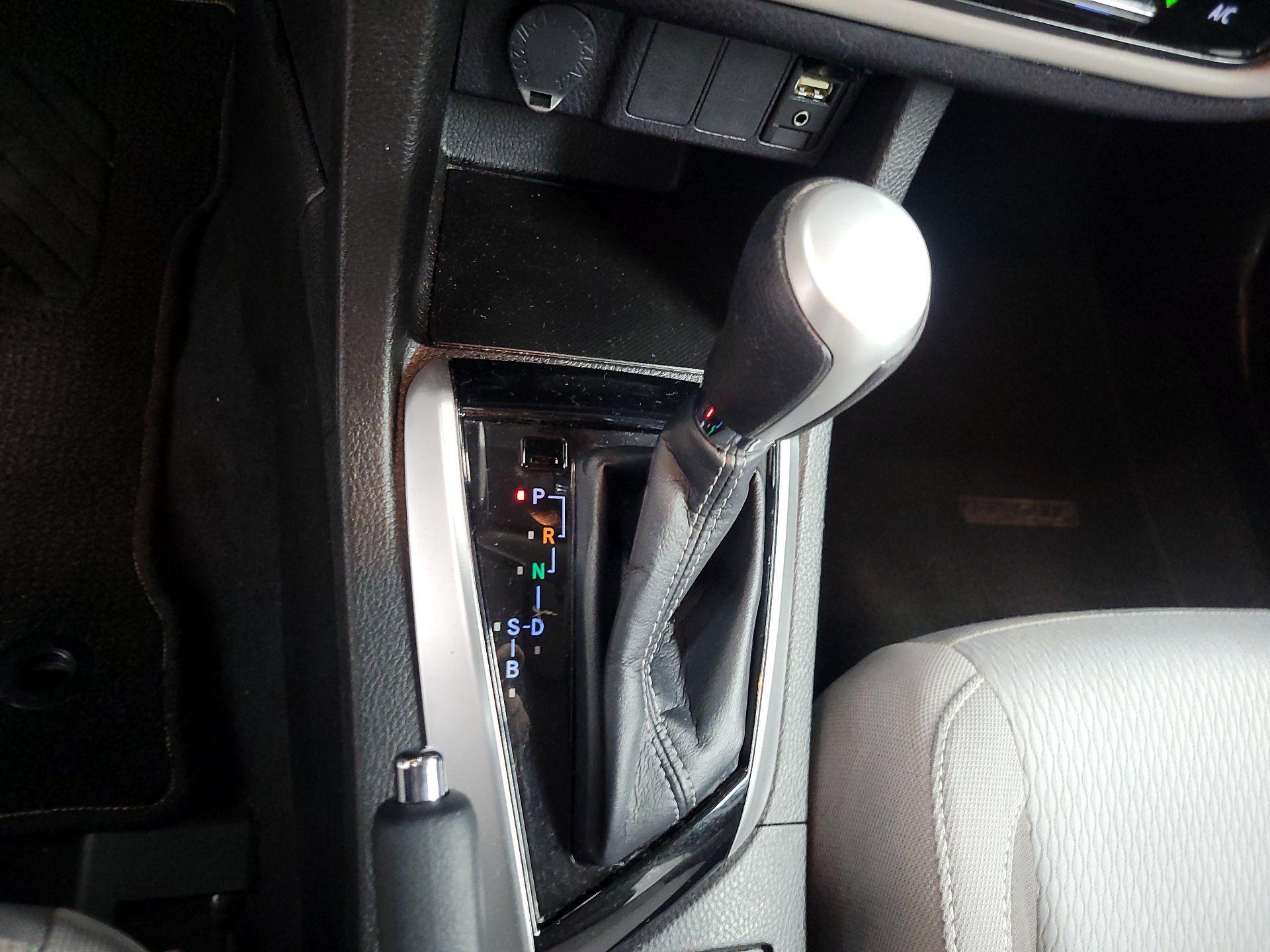 Thumbnail: 2018 Toyota Corolla - 15