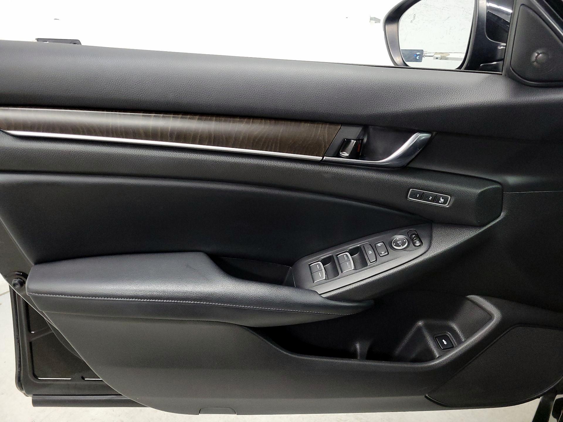 Thumbnail: 2018 Honda Accord - 12