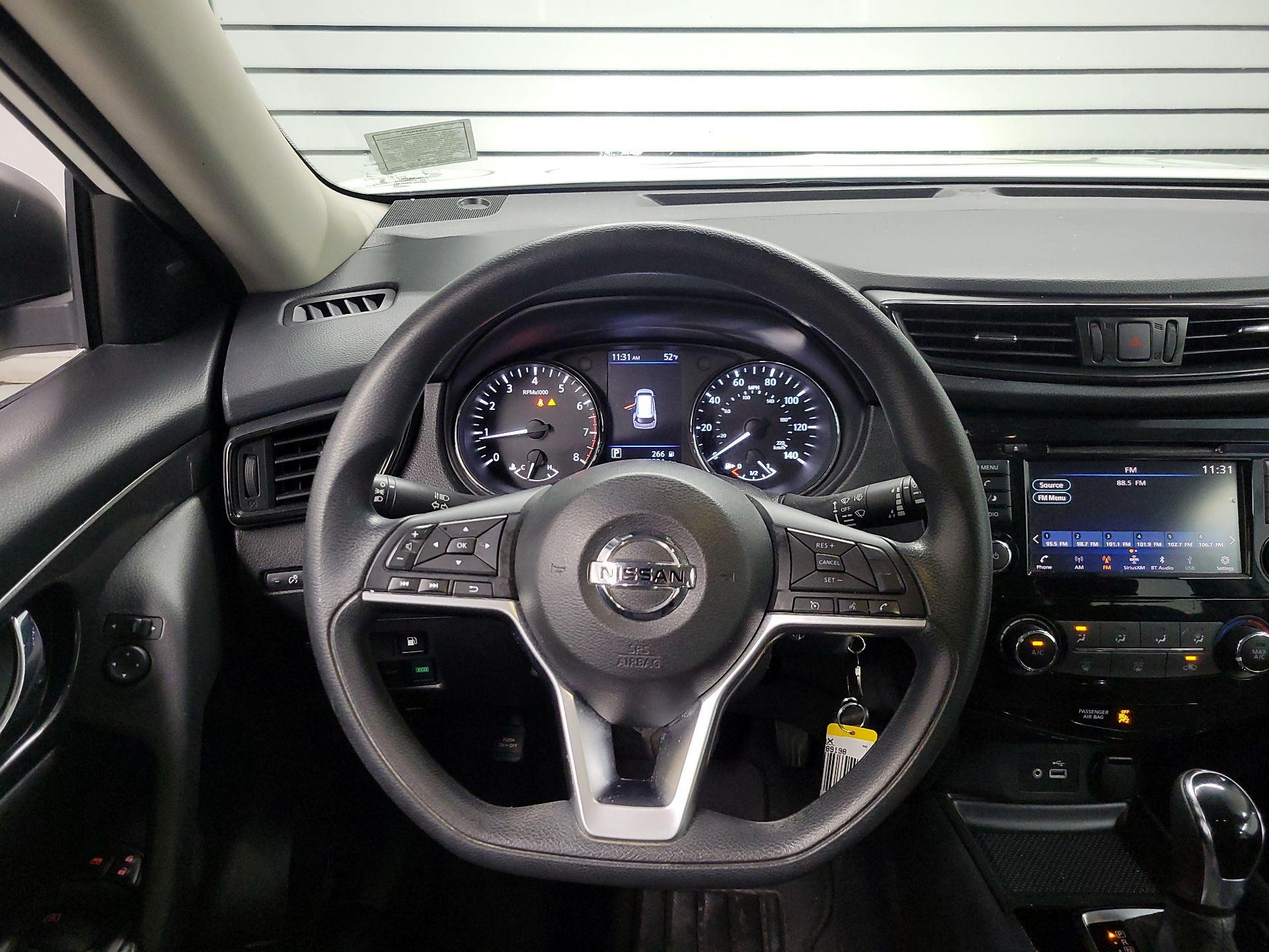 Thumbnail: 2018 Nissan Rogue - 10