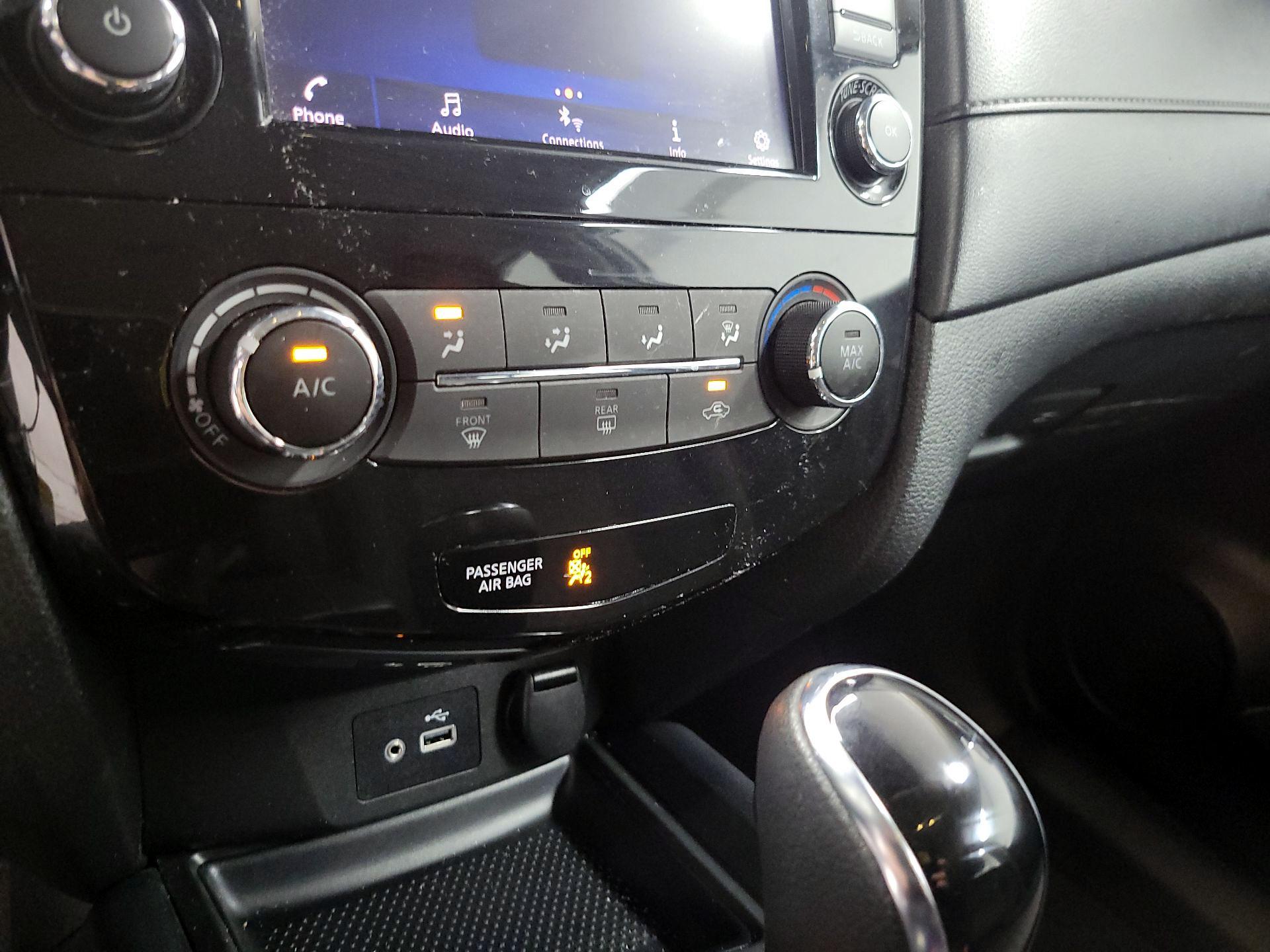 Thumbnail: 2018 Nissan Rogue - 16