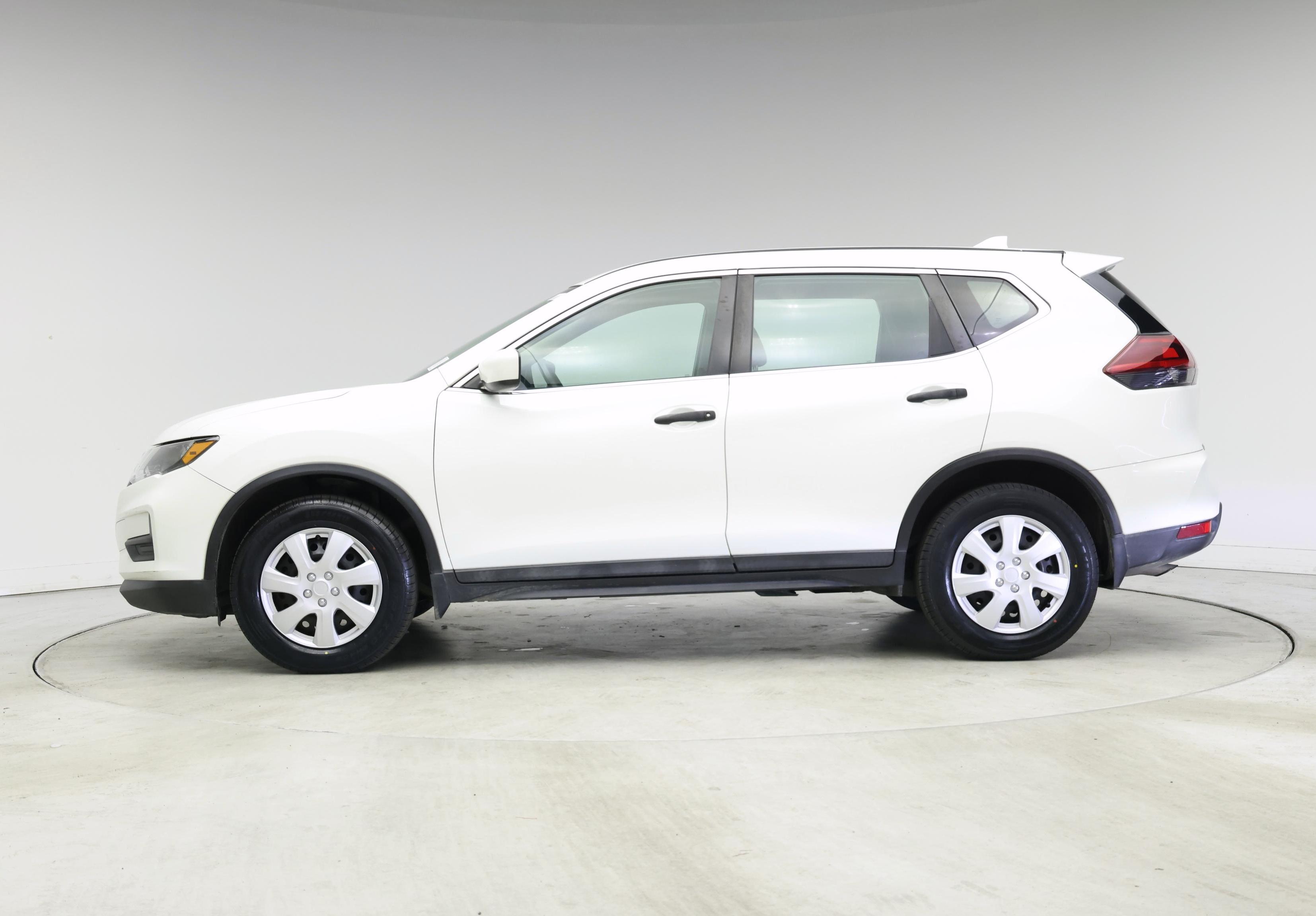 Thumbnail: 2018 Nissan Rogue - 3