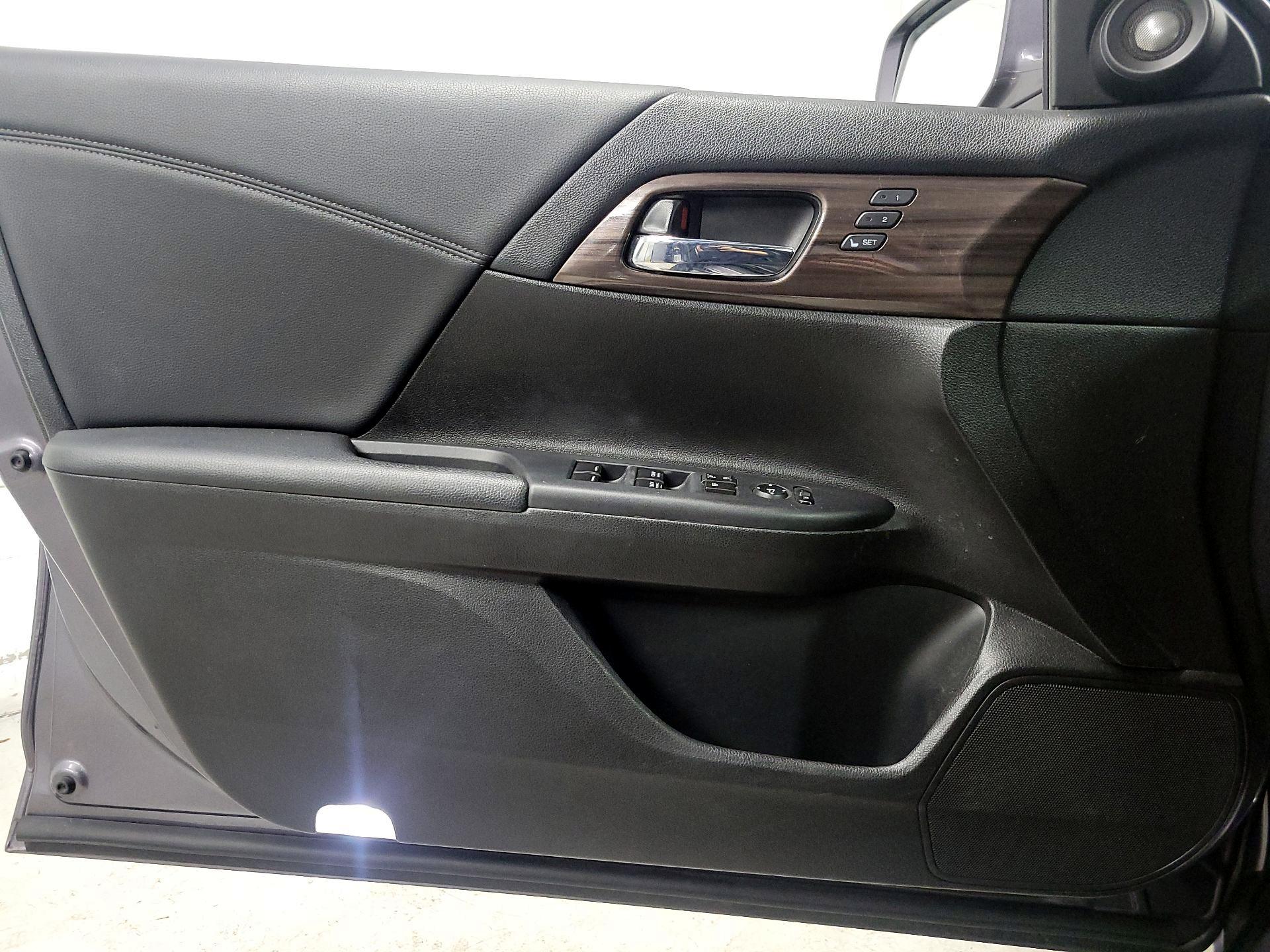 Thumbnail: 2017 Honda Accord - 12