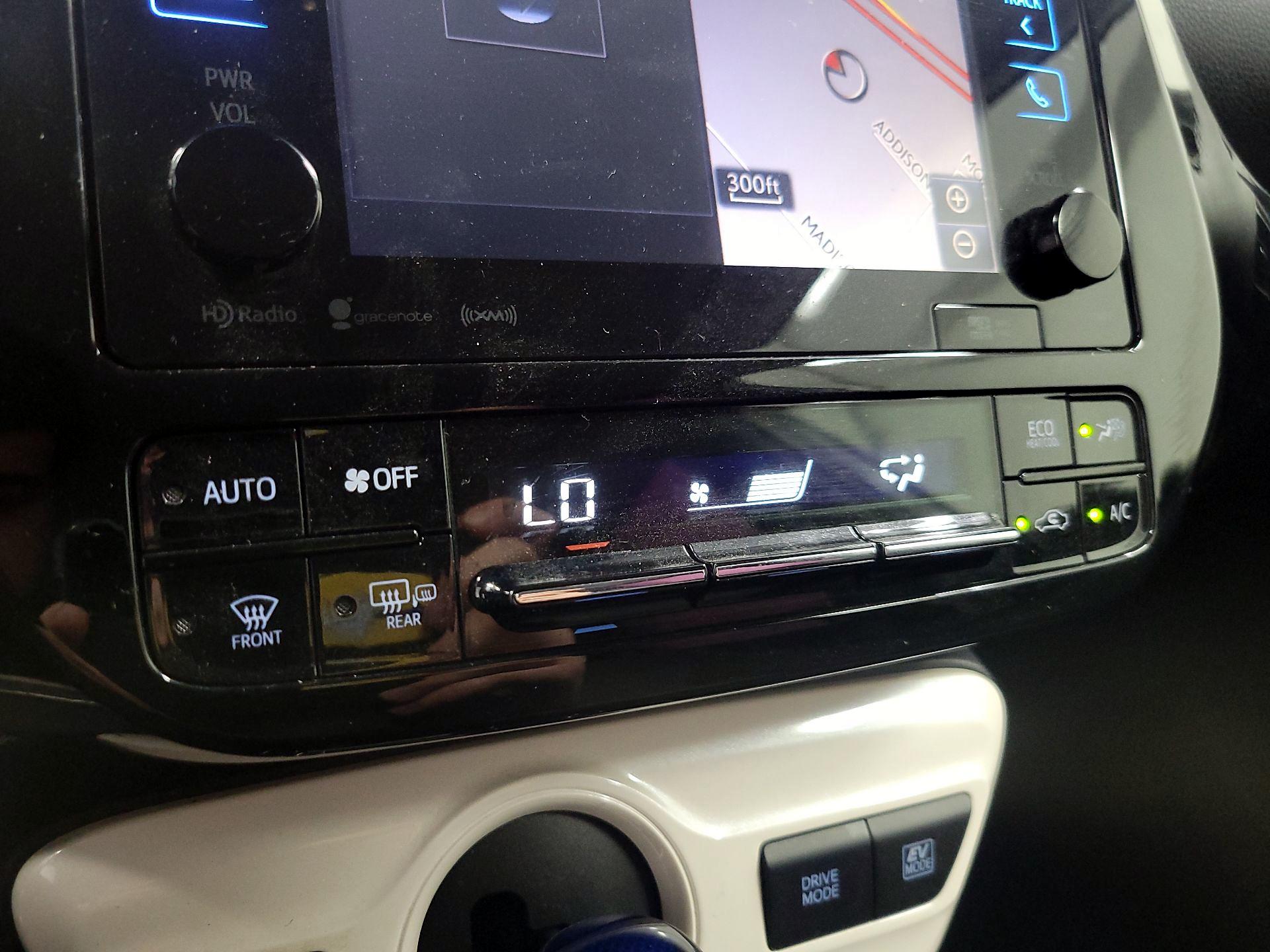 Thumbnail: 2018 Toyota Prius - 15