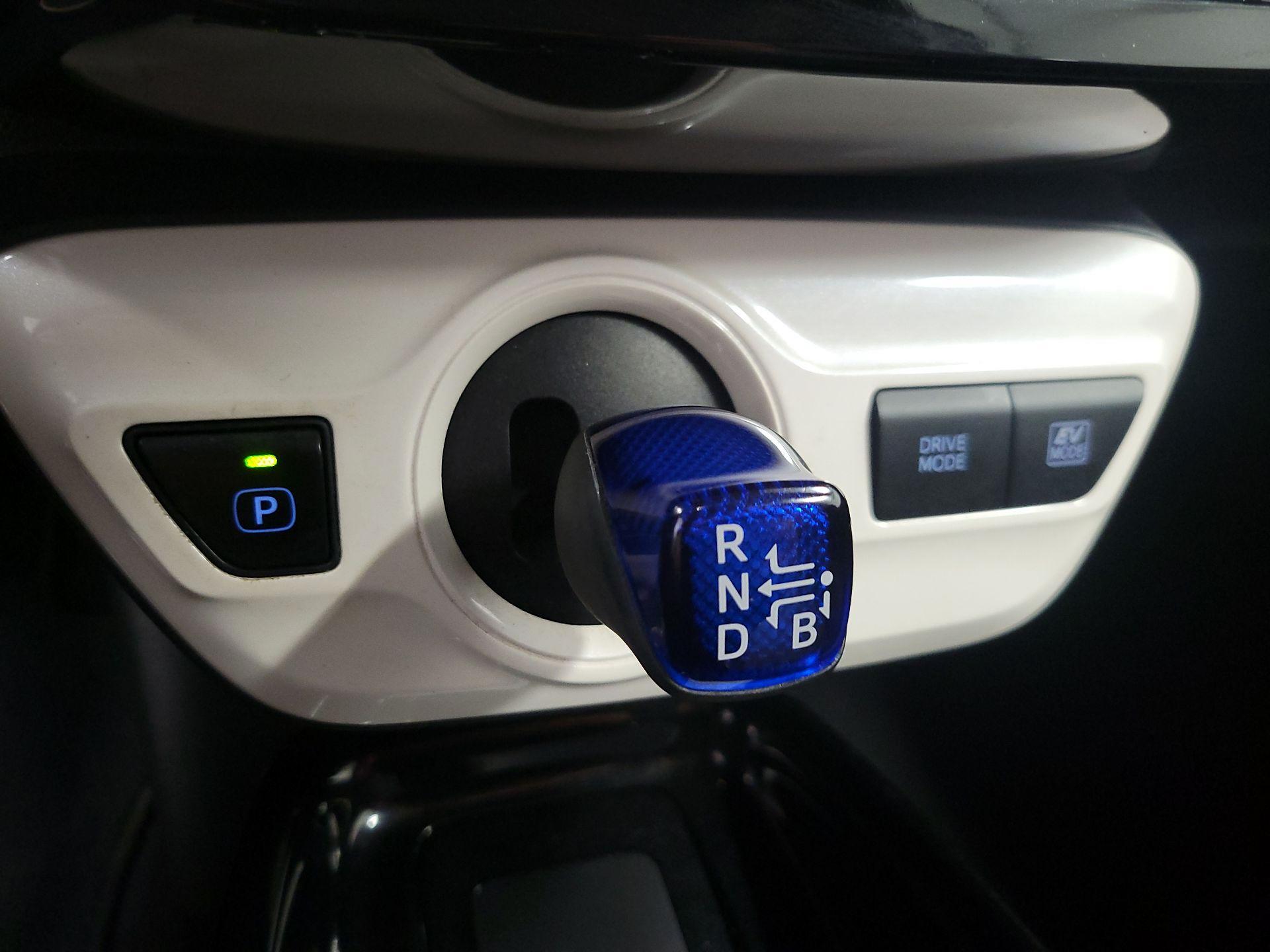 Thumbnail: 2018 Toyota Prius - 16