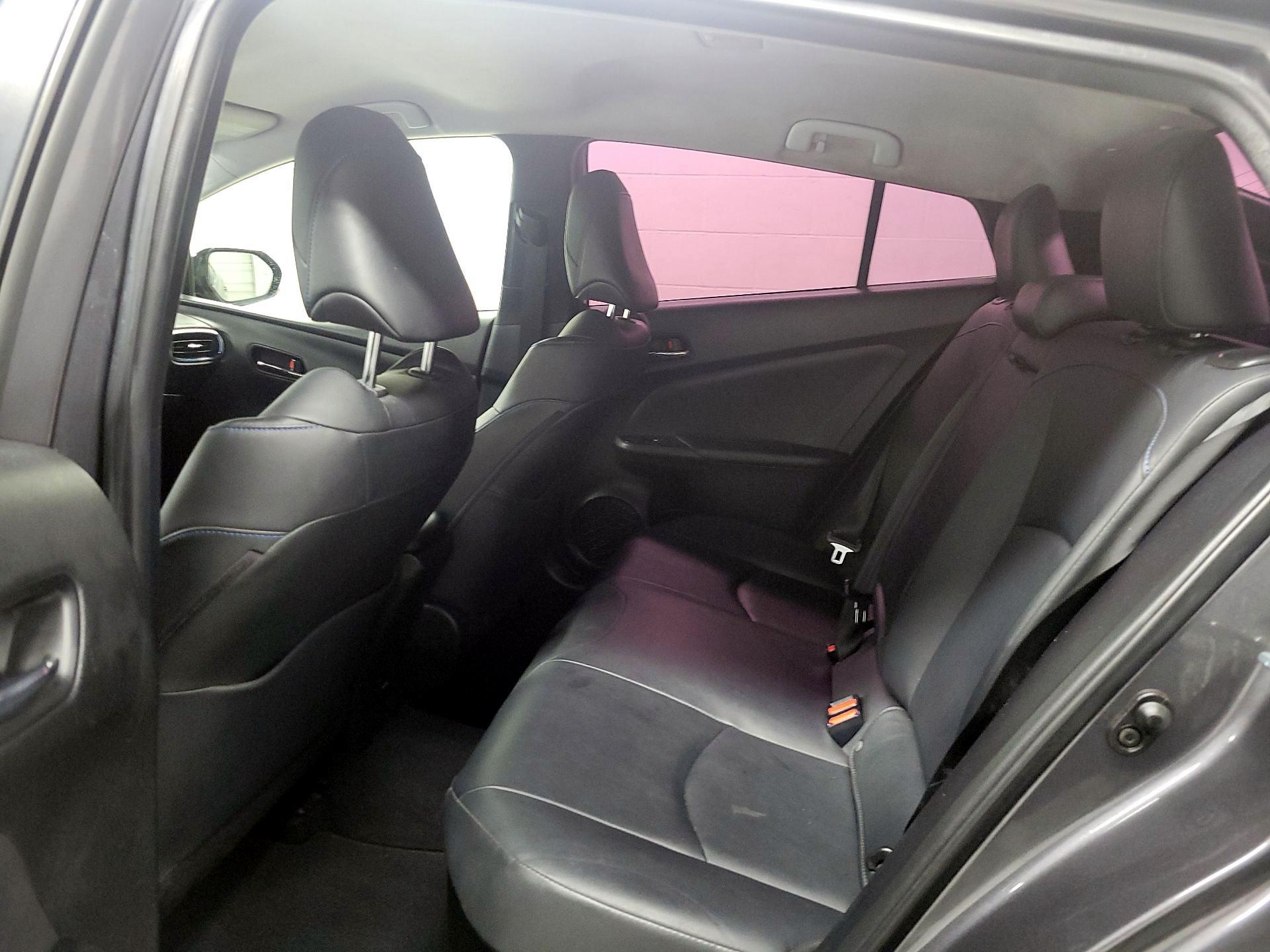 Thumbnail: 2018 Toyota Prius - 18